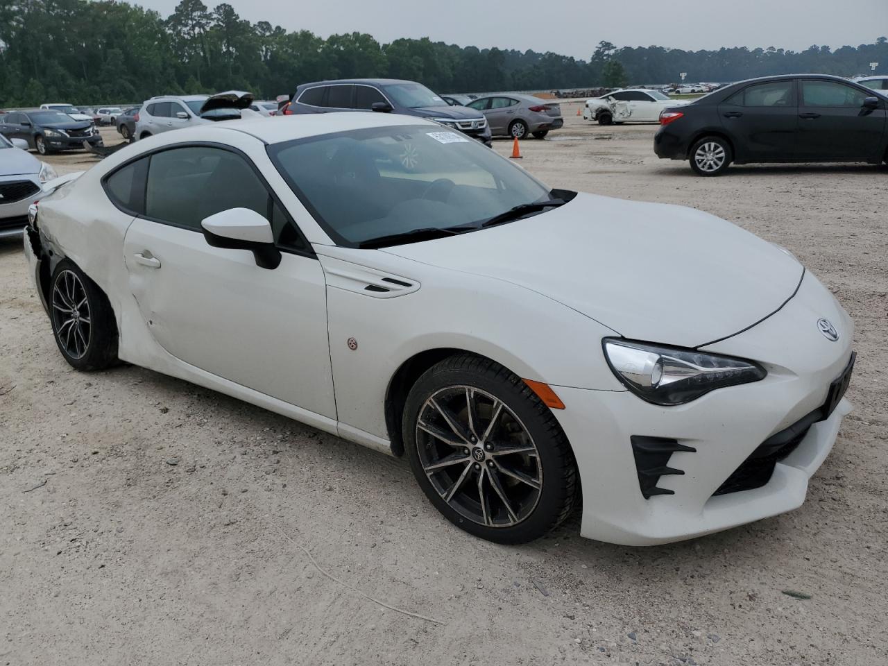 Photo 3 VIN: JF1ZNAA18H9701629 - TOYOTA GT86 