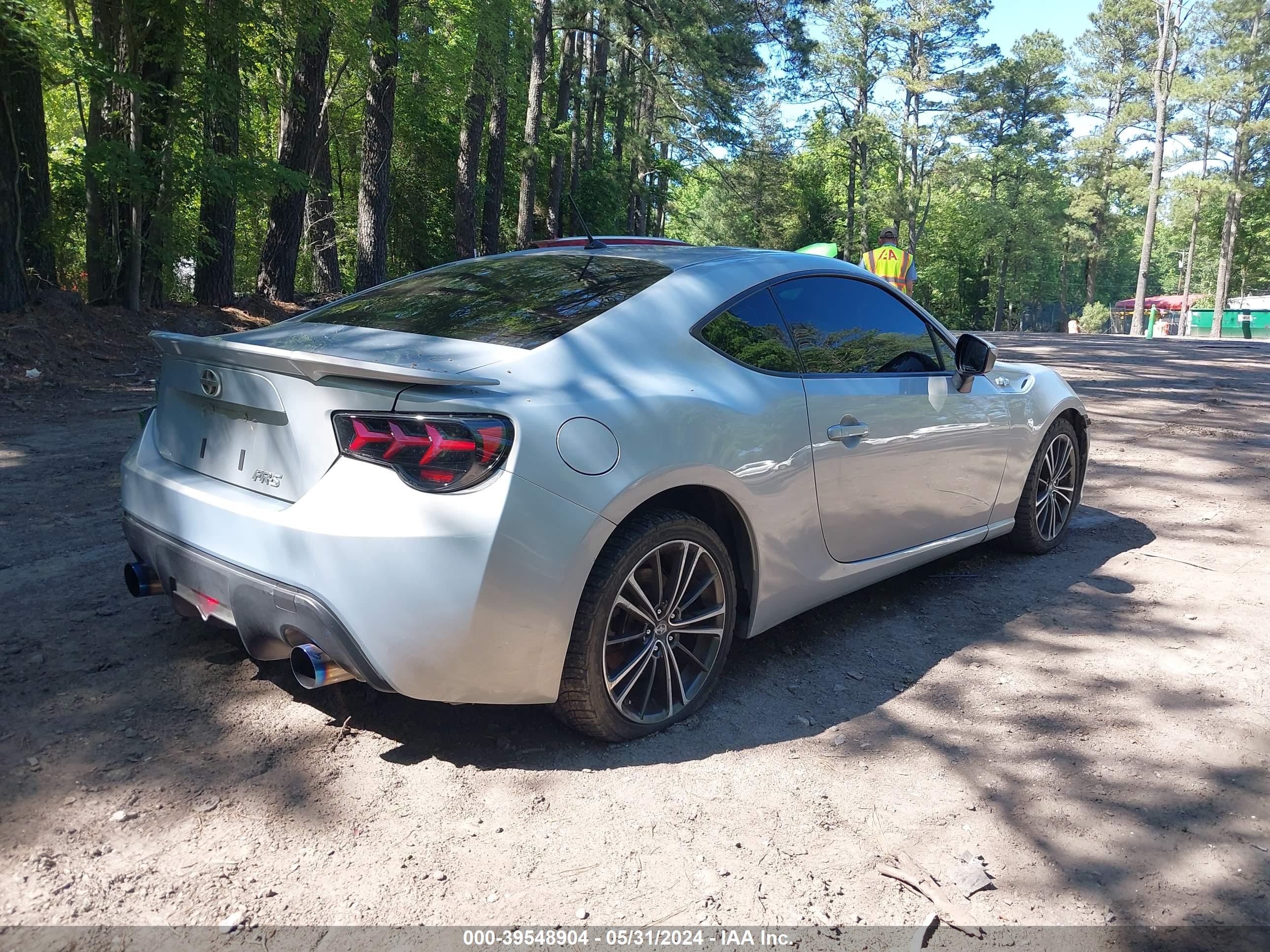 Photo 3 VIN: JF1ZNAA19D2729460 - SCION FR-S 