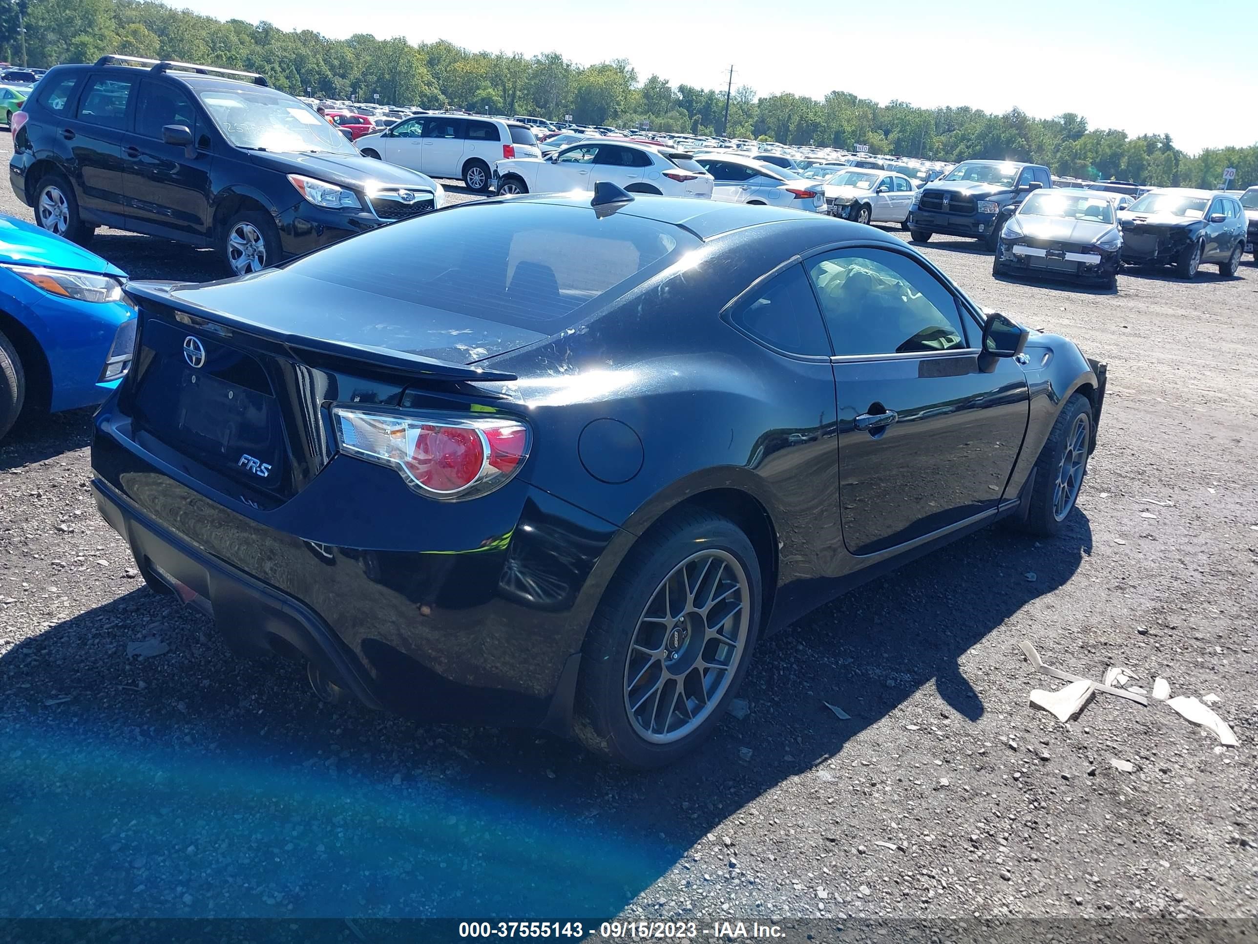 Photo 3 VIN: JF1ZNAA19F9707758 - SCION FR-S 