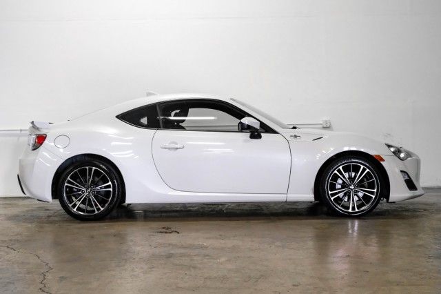 Photo 3 VIN: JF1ZNAA1XG8705279 - SCION FR-S 