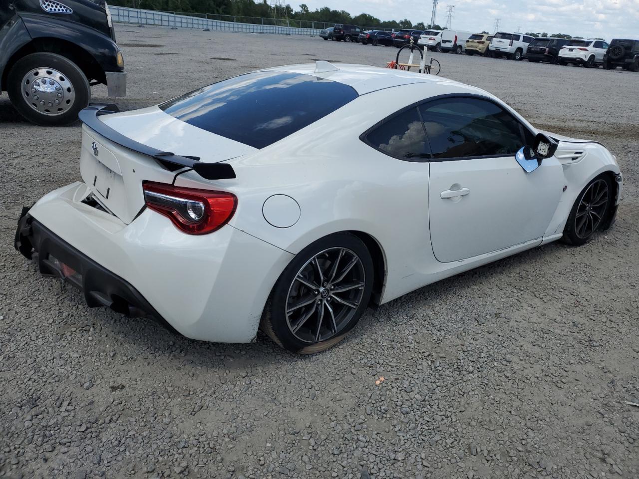 Photo 2 VIN: JF1ZNAE12J9700251 - TOYOTA GT86 