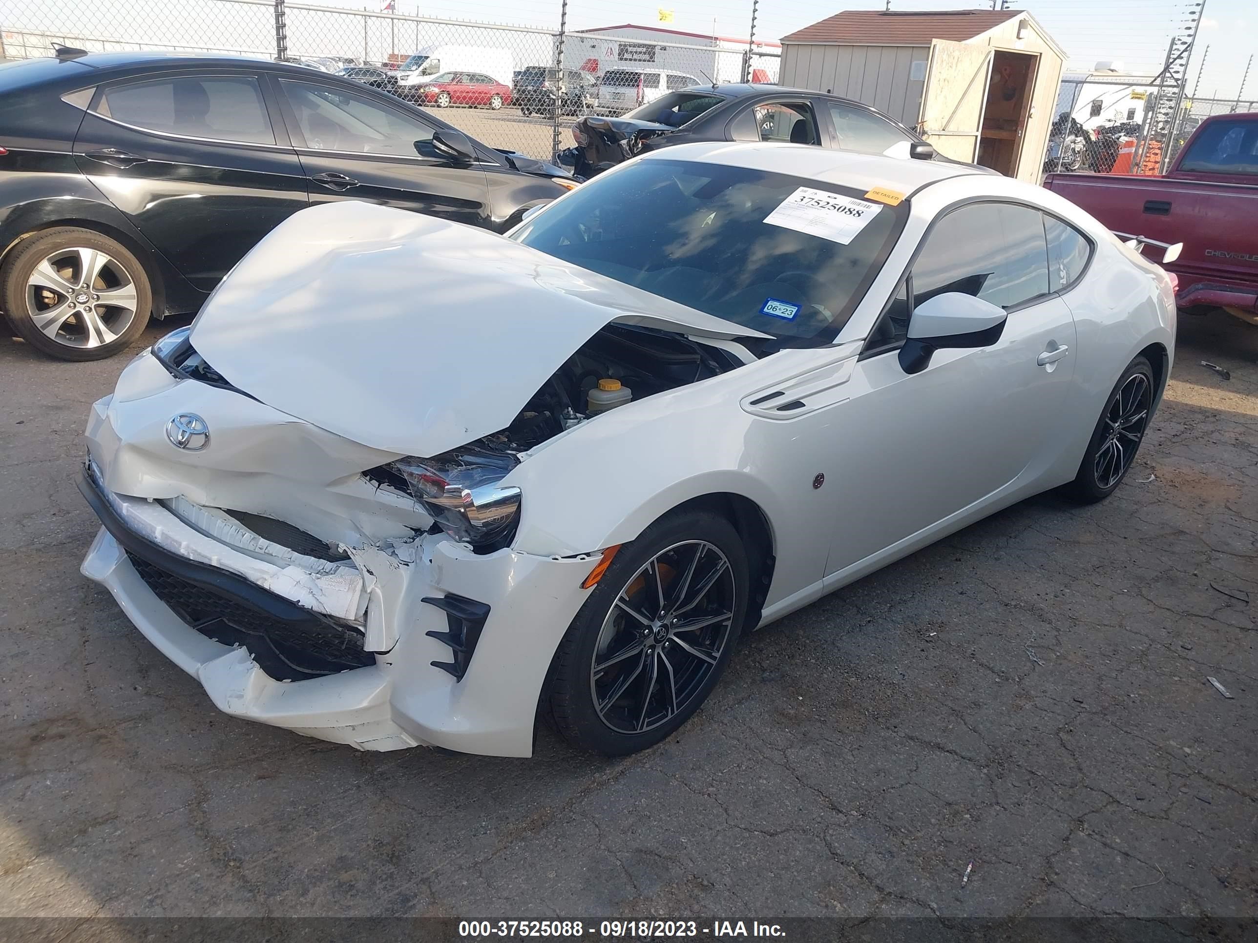 Photo 1 VIN: JF1ZNAE18L8752704 - TOYOTA GT86 