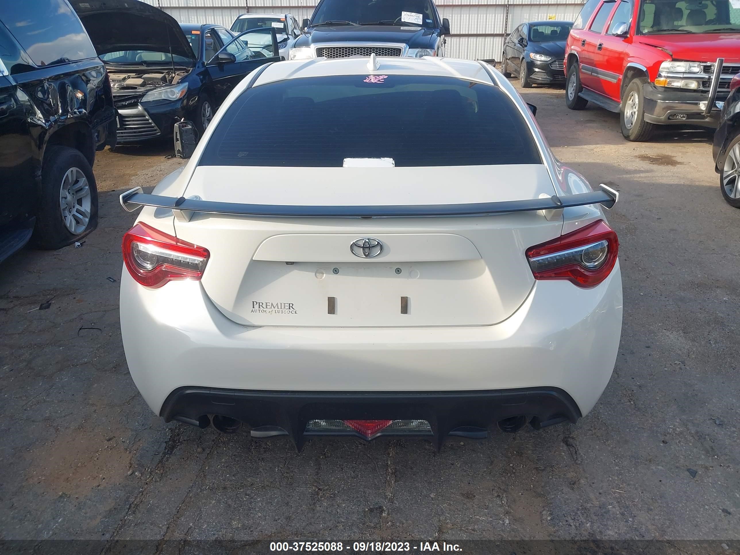 Photo 15 VIN: JF1ZNAE18L8752704 - TOYOTA GT86 