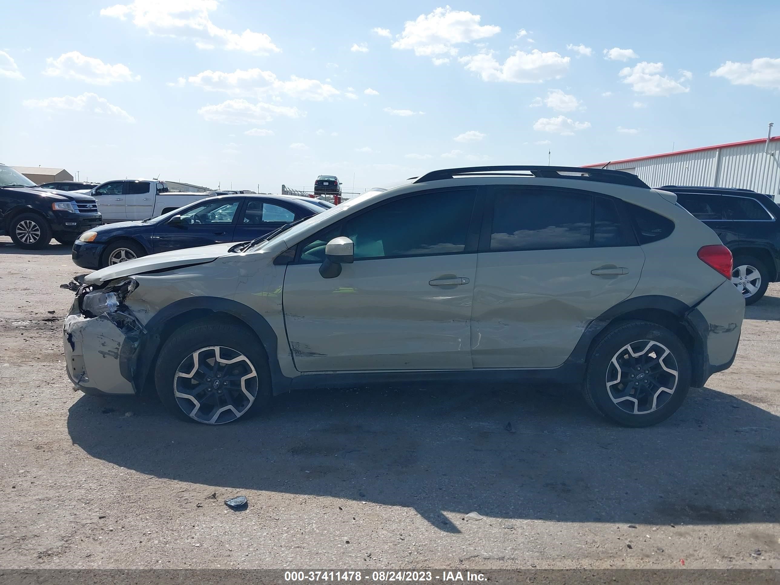 Photo 13 VIN: JF2GPABC2HH242729 - SUBARU CROSSTREK 