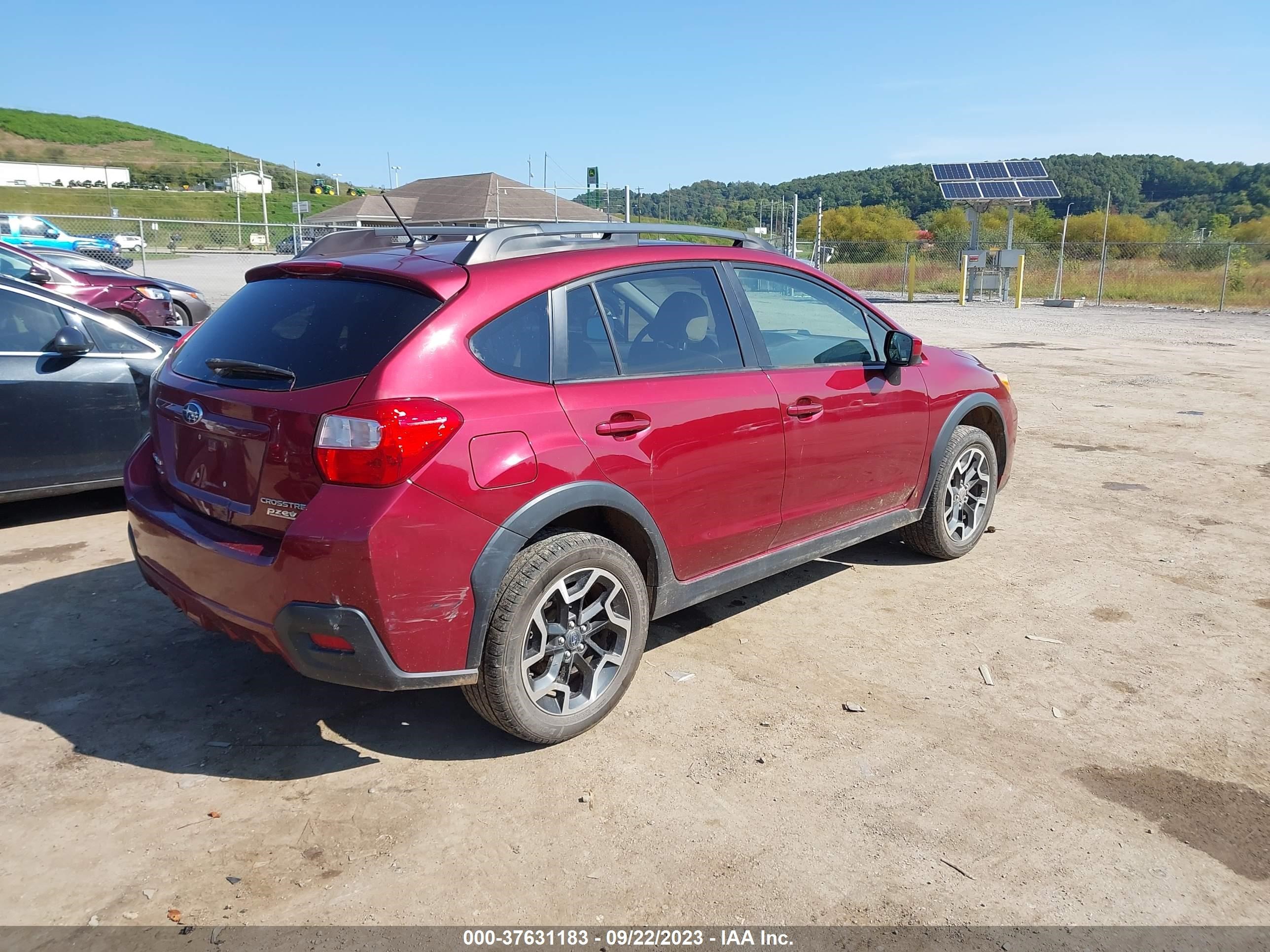 Photo 3 VIN: JF2GPABC3H8202496 - SUBARU CROSSTREK 