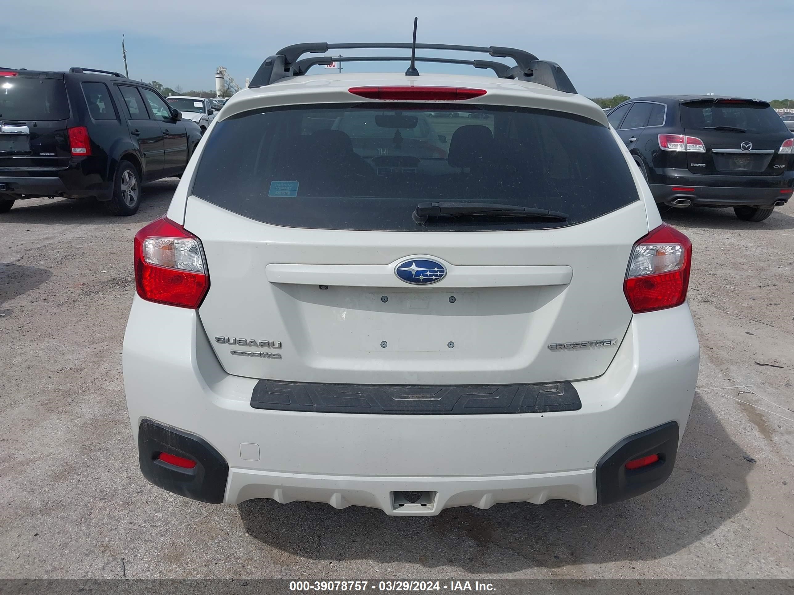 Photo 15 VIN: JF2GPABC6H8206817 - SUBARU CROSSTREK 