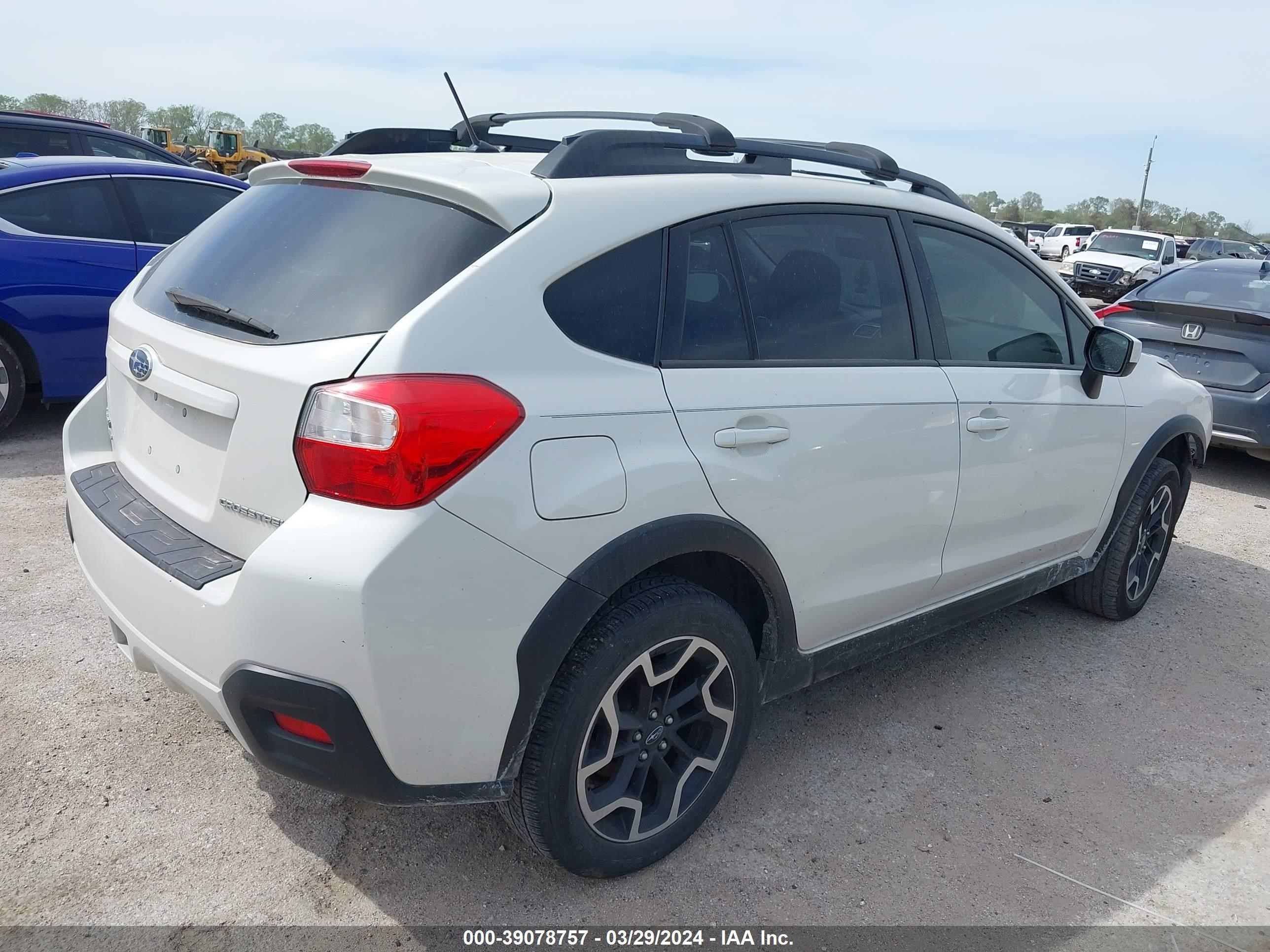 Photo 3 VIN: JF2GPABC6H8206817 - SUBARU CROSSTREK 