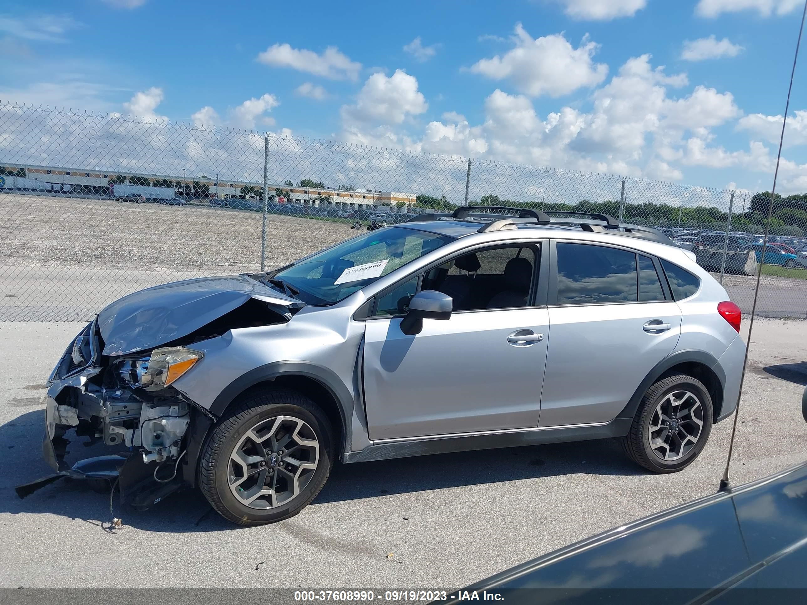 Photo 13 VIN: JF2GPABCXG8238930 - SUBARU CROSSTREK 