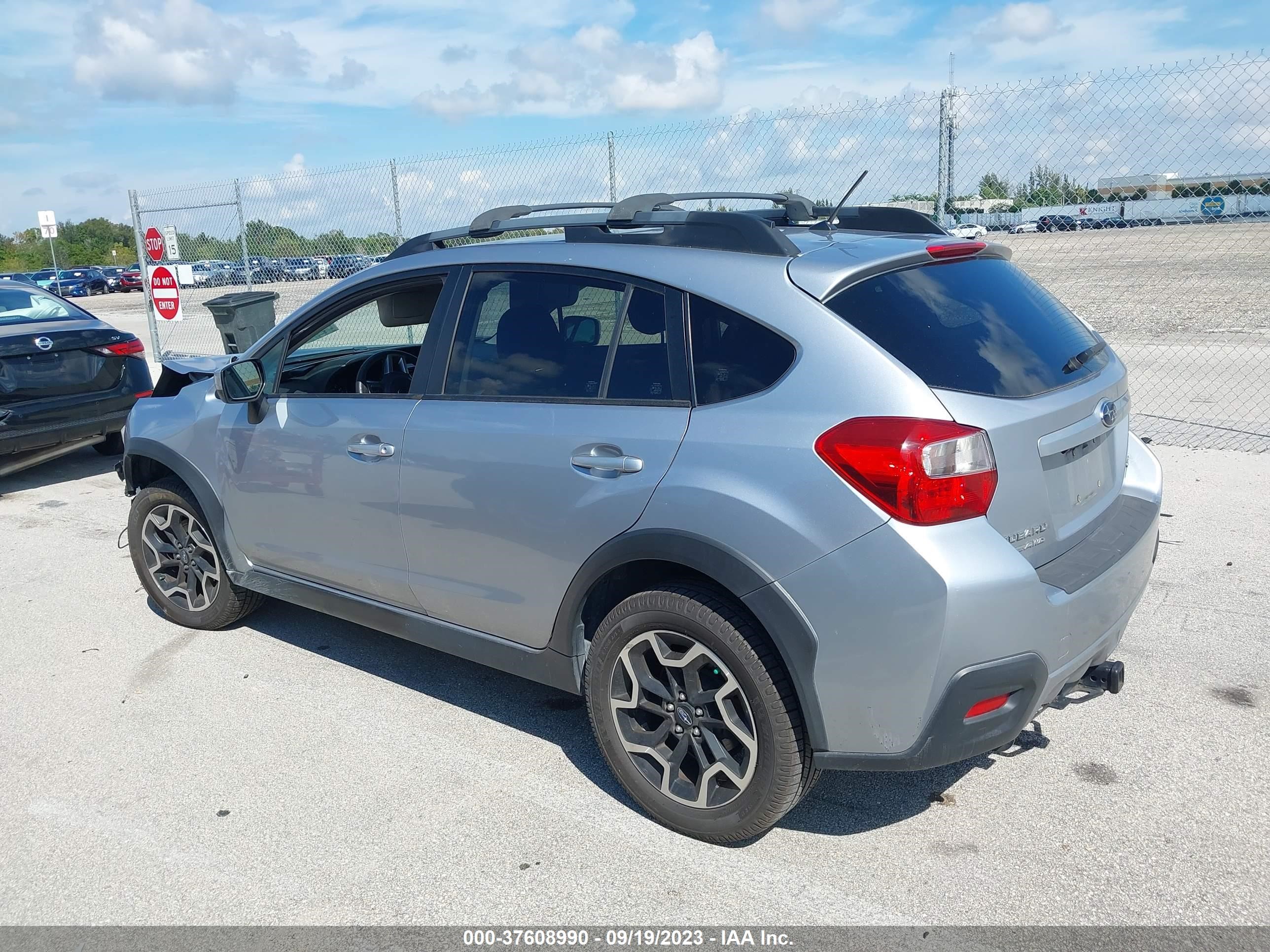 Photo 2 VIN: JF2GPABCXG8238930 - SUBARU CROSSTREK 