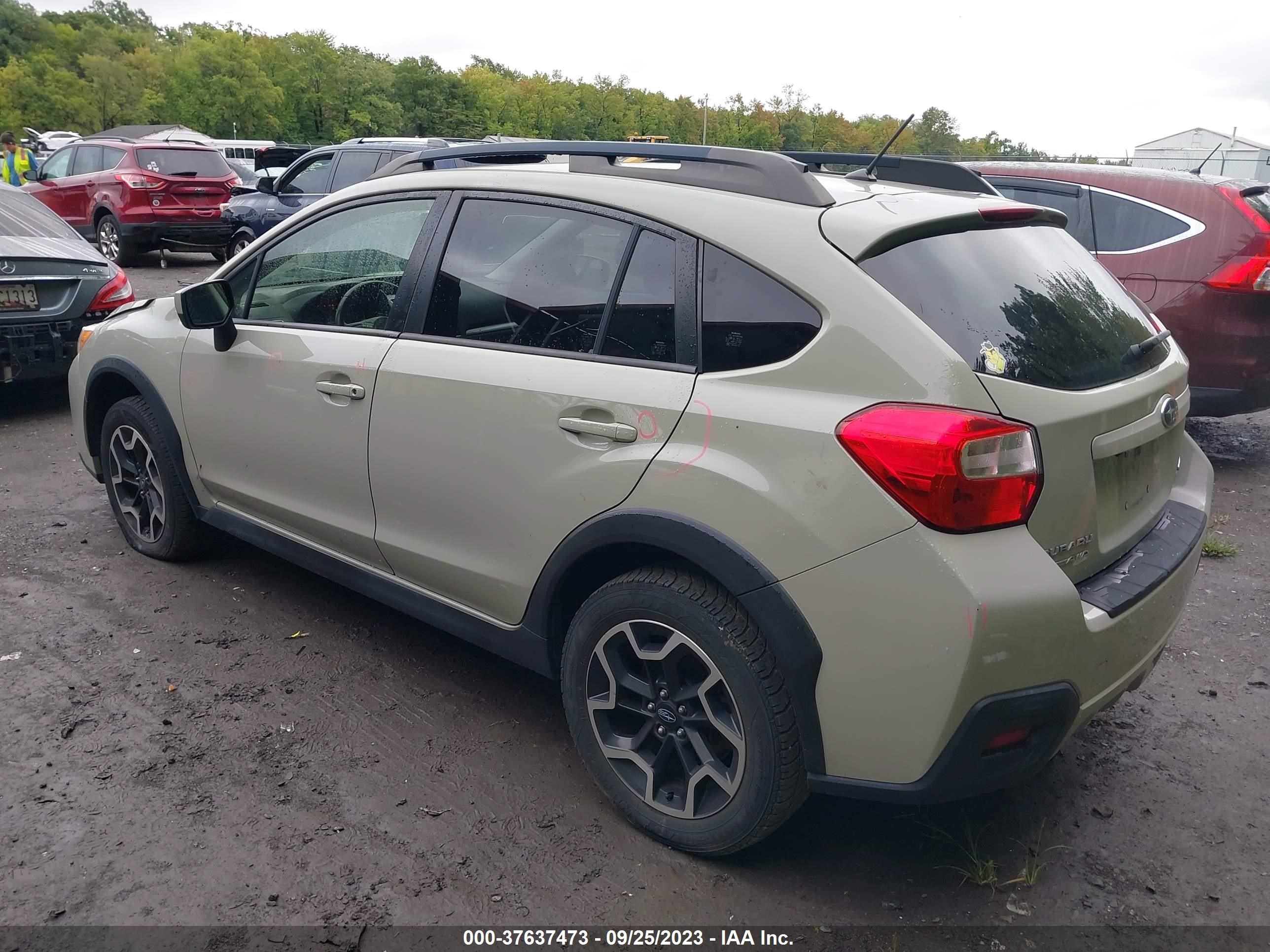 Photo 2 VIN: JF2GPABCXHG235579 - SUBARU CROSSTREK 