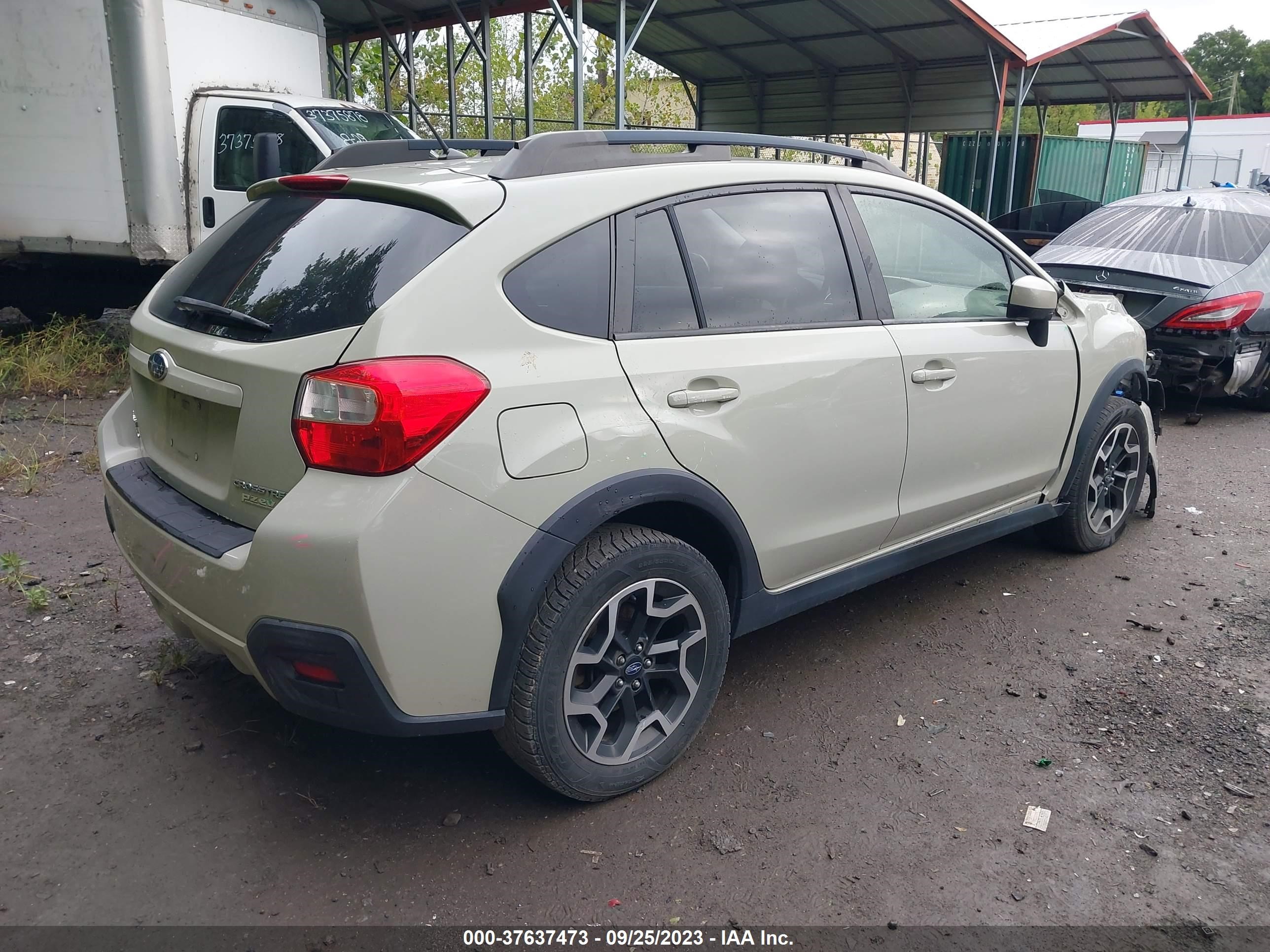 Photo 3 VIN: JF2GPABCXHG235579 - SUBARU CROSSTREK 