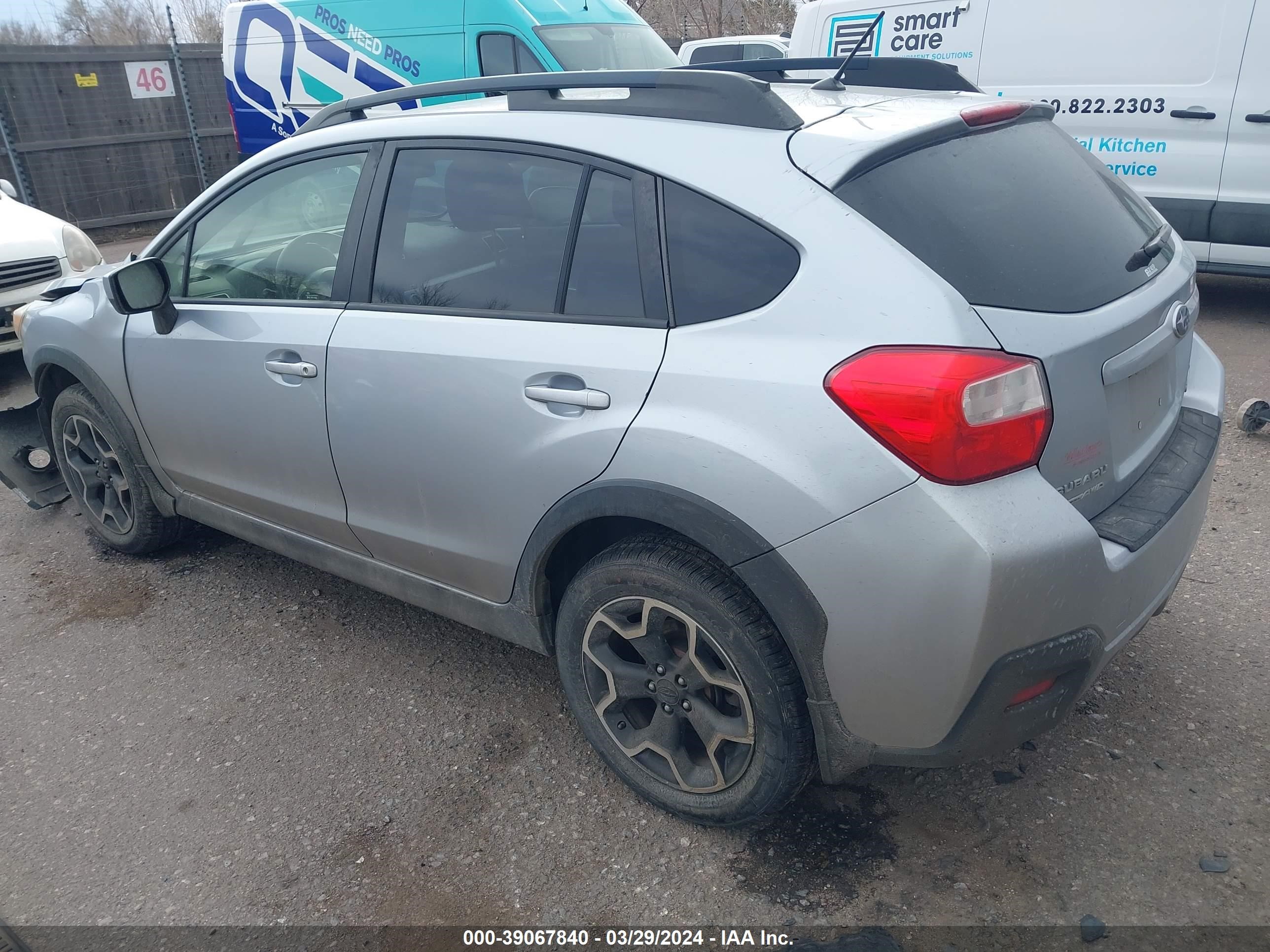 Photo 2 VIN: JF2GPACC4FH326210 - SUBARU CROSSTREK 