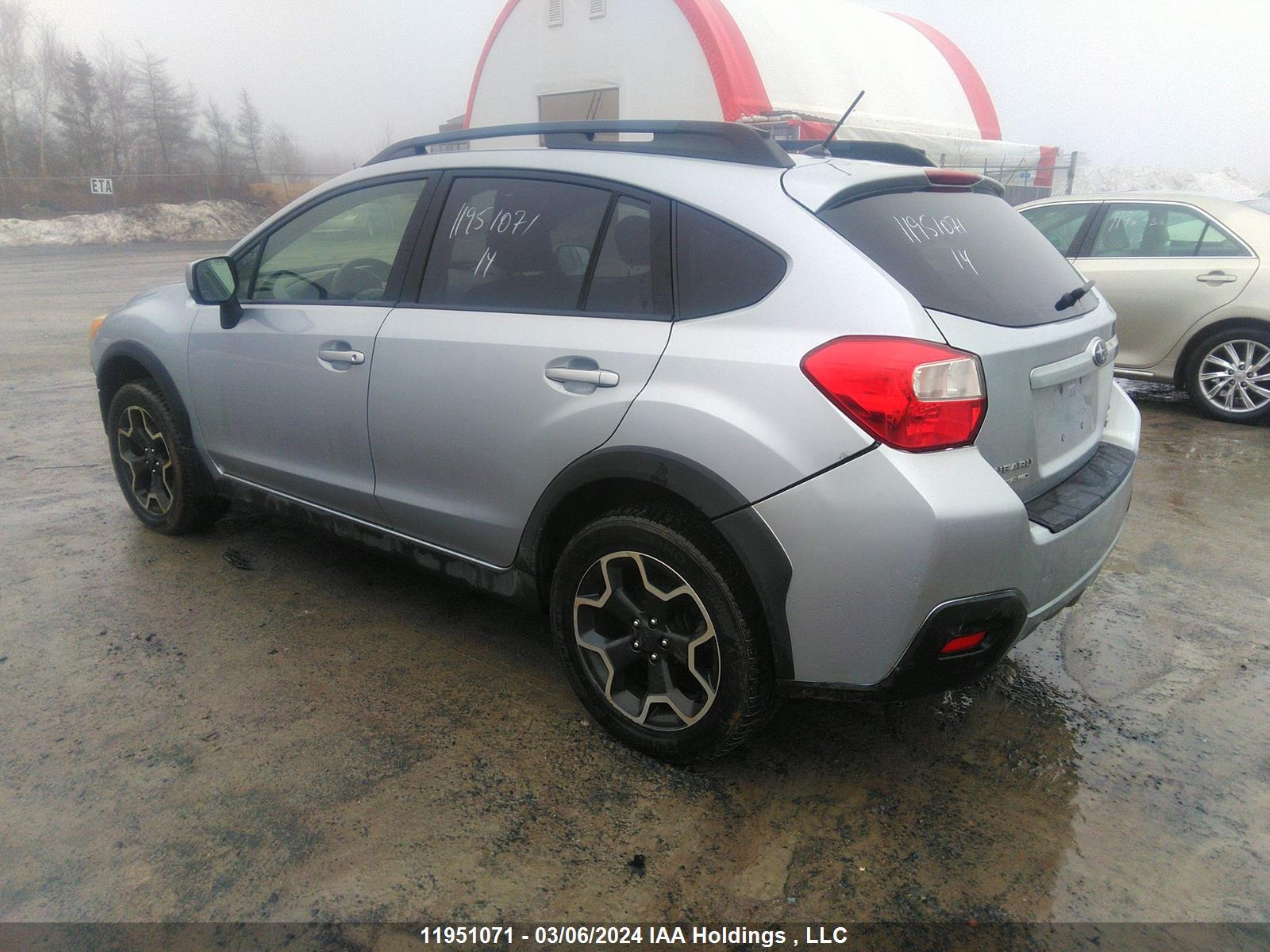 Photo 2 VIN: JF2GPACC9E8286303 - SUBARU CROSSTREK 