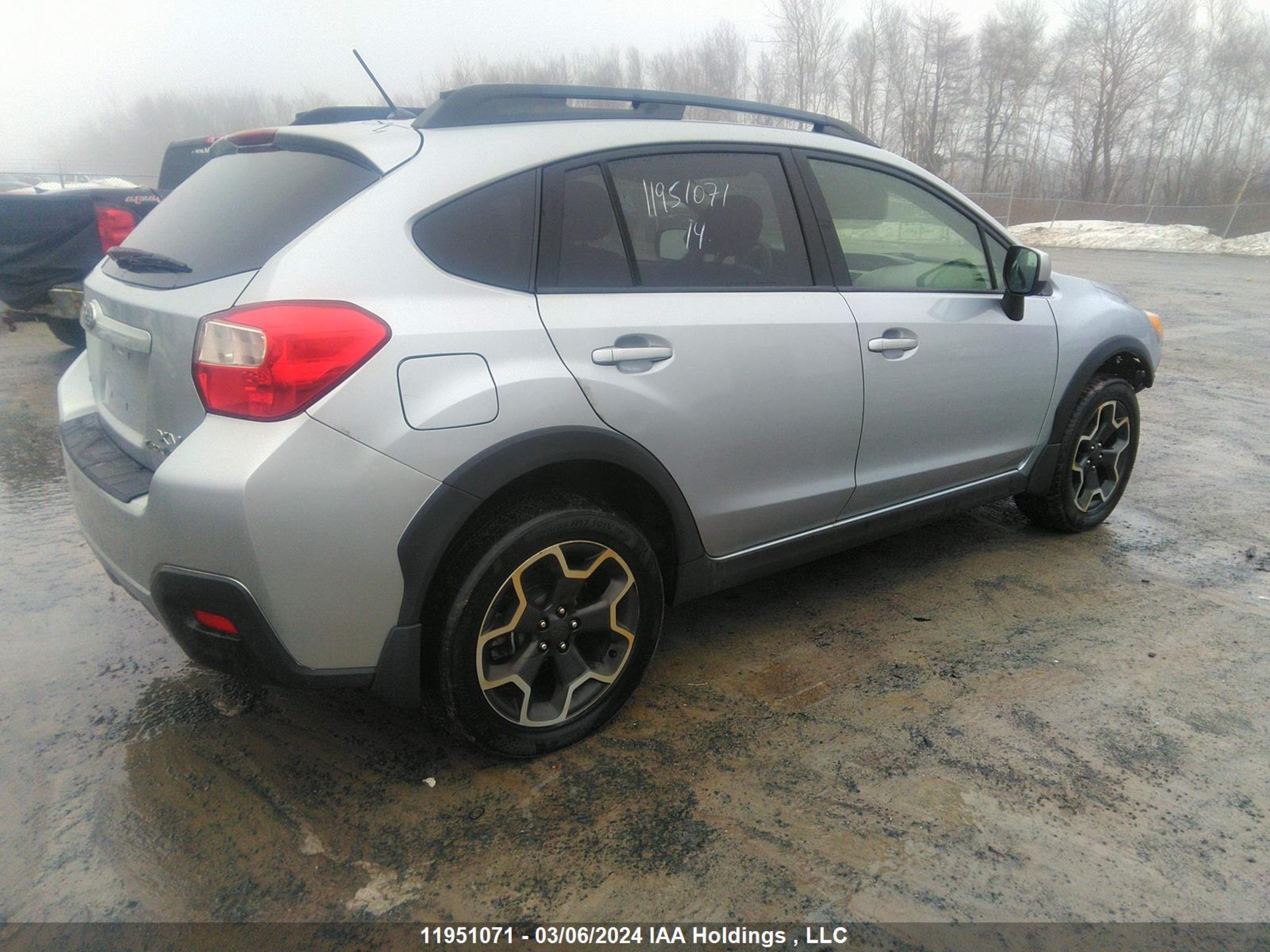 Photo 3 VIN: JF2GPACC9E8286303 - SUBARU CROSSTREK 