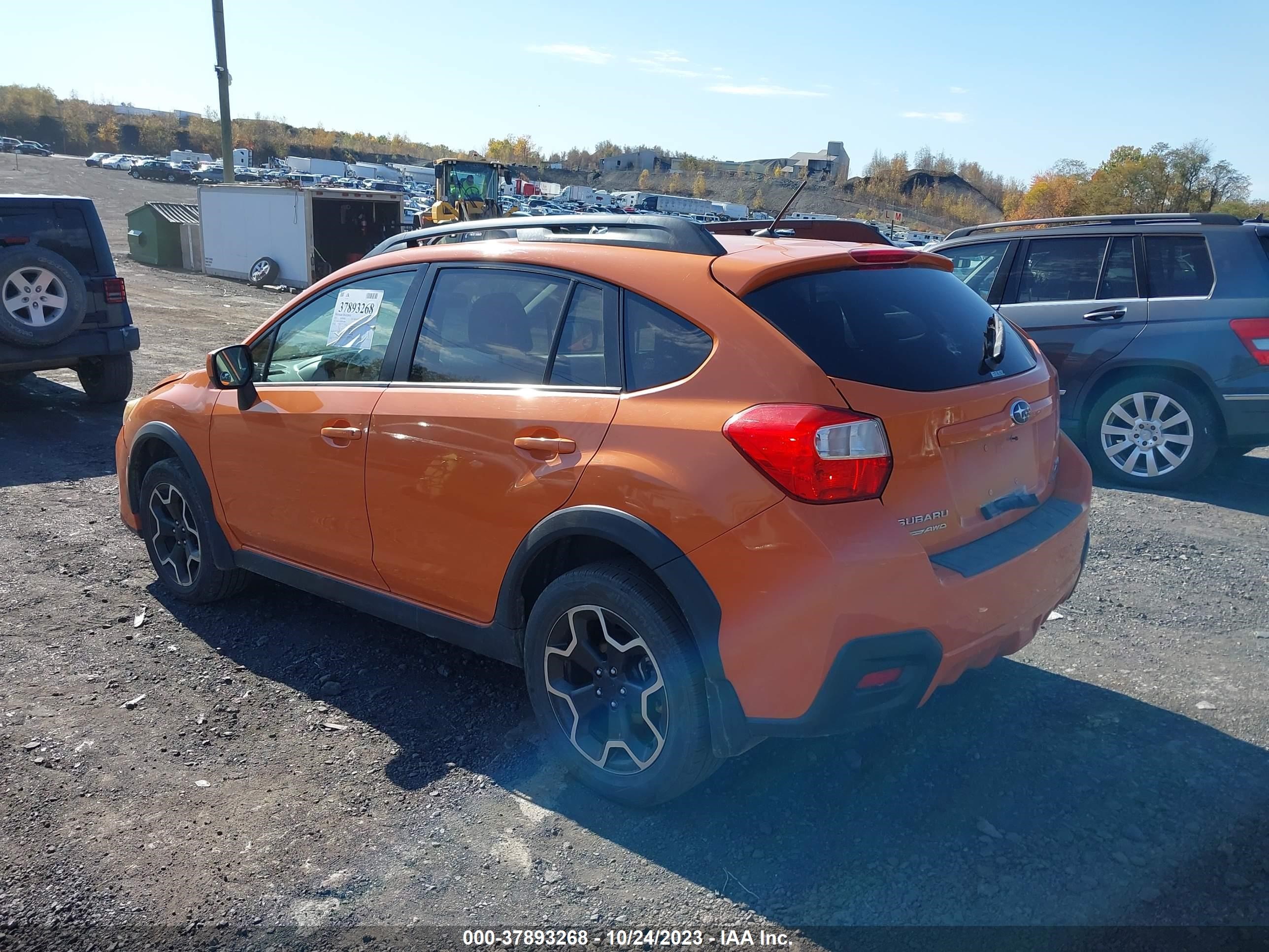 Photo 2 VIN: JF2GPACCXE8202280 - SUBARU CROSSTREK 