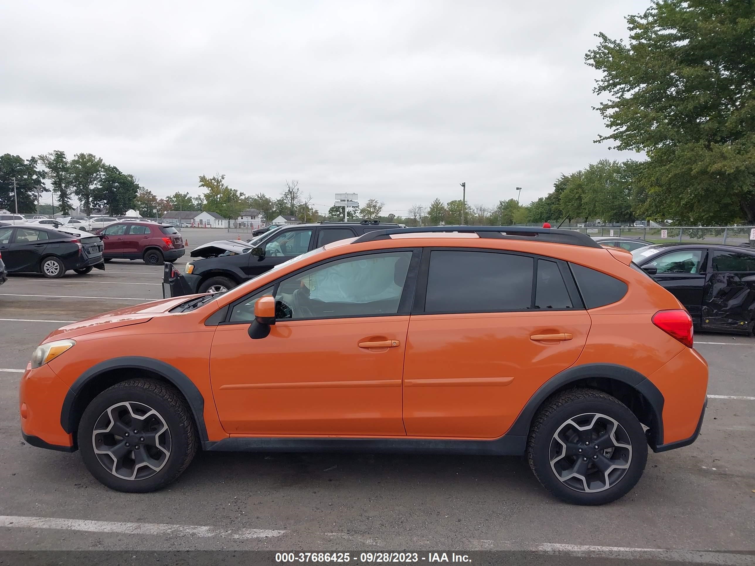 Photo 13 VIN: JF2GPACCXE8298265 - SUBARU CROSSTREK 