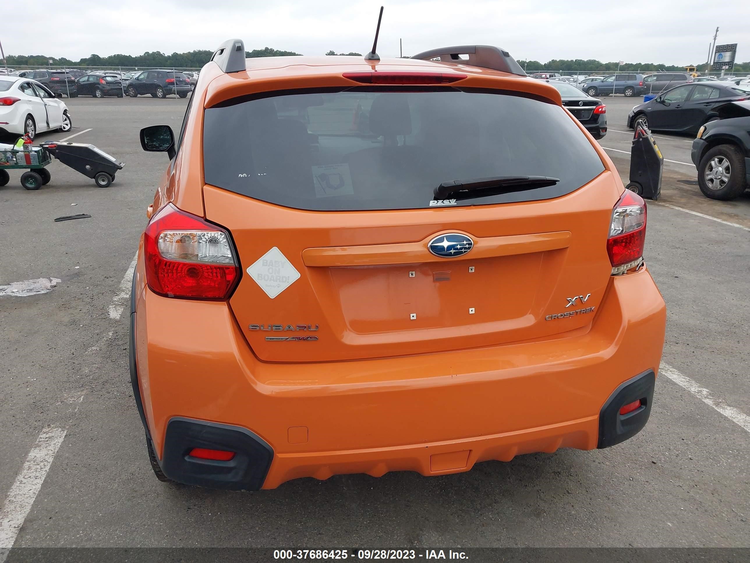 Photo 15 VIN: JF2GPACCXE8298265 - SUBARU CROSSTREK 