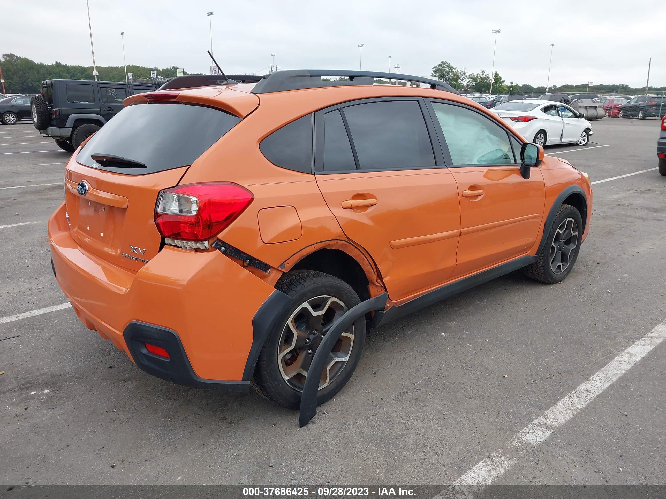 Photo 3 VIN: JF2GPACCXE8298265 - SUBARU CROSSTREK 