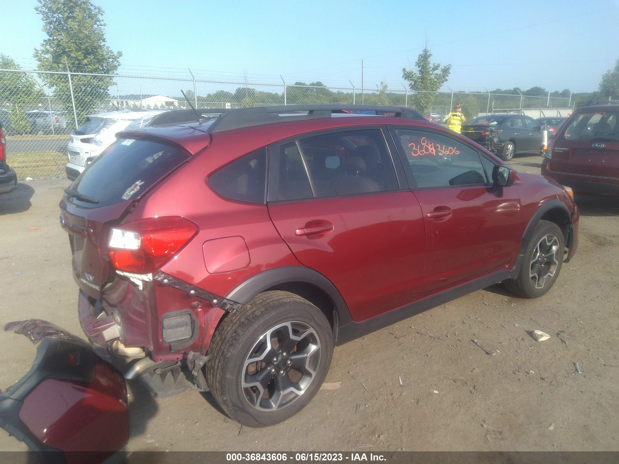 Photo 3 VIN: JF2GPACCXF8219582 - SUBARU CROSSTREK 