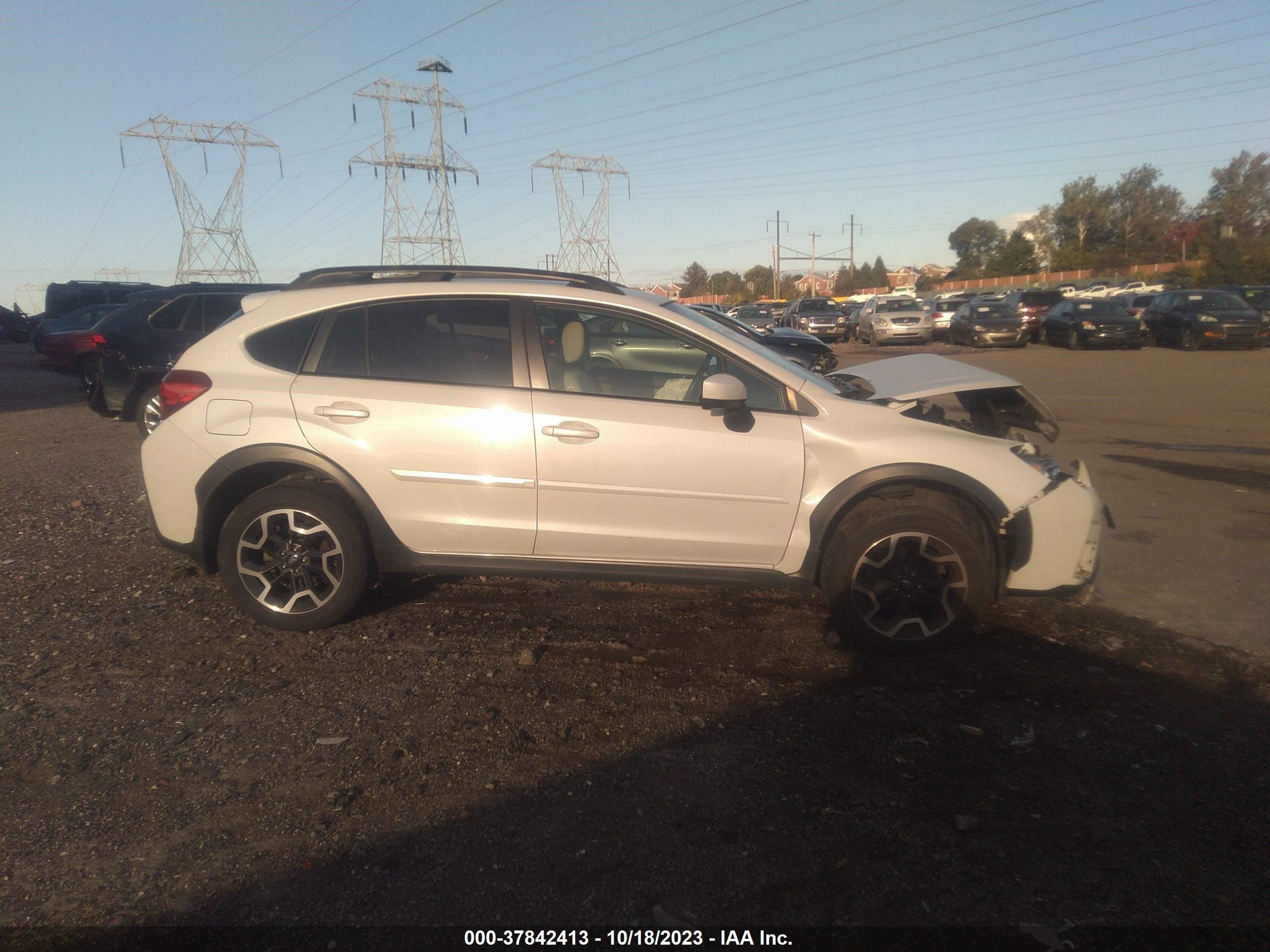 Photo 11 VIN: JF2GPADC1GH338766 - SUBARU CROSSTREK 