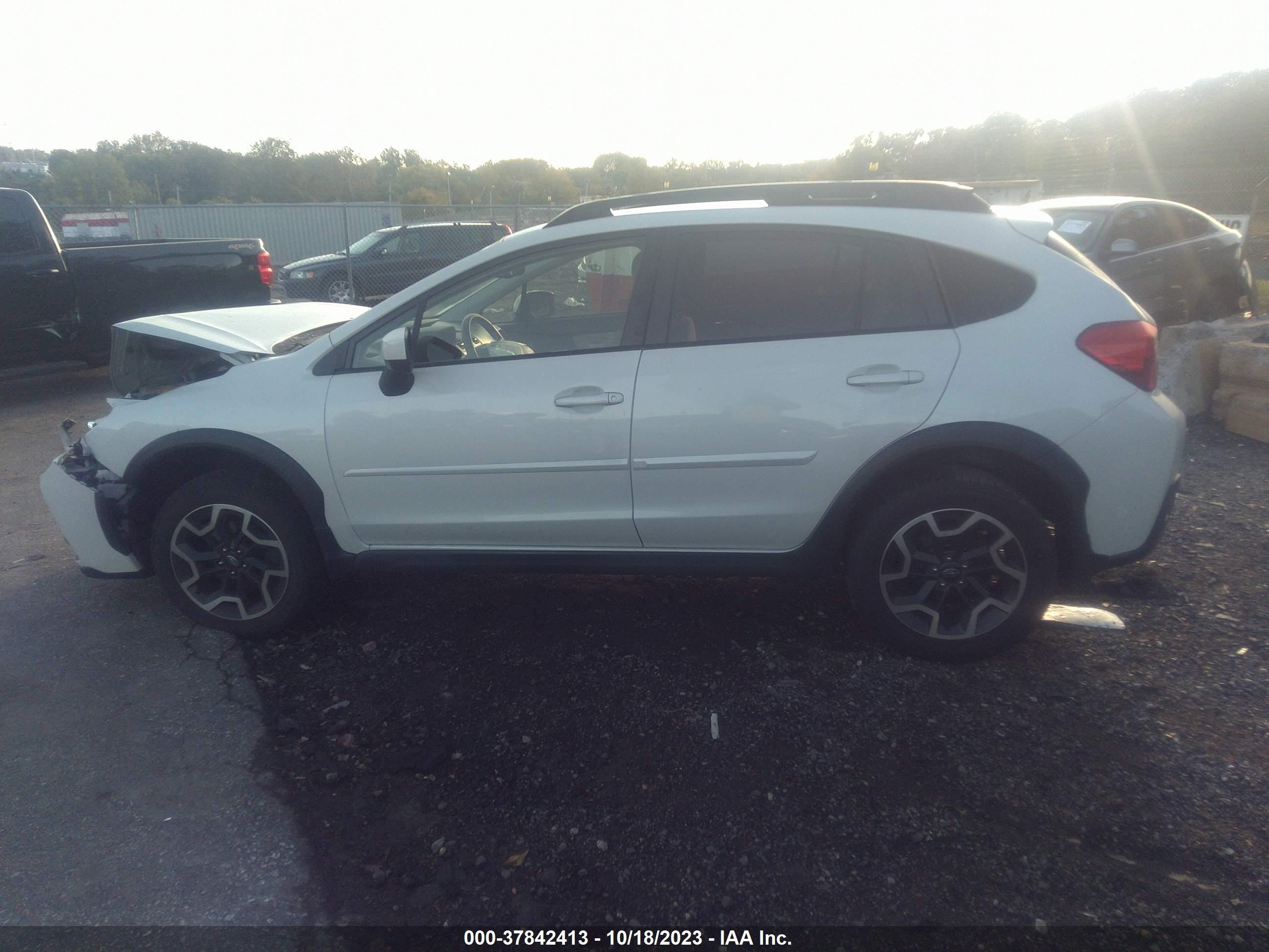 Photo 12 VIN: JF2GPADC1GH338766 - SUBARU CROSSTREK 