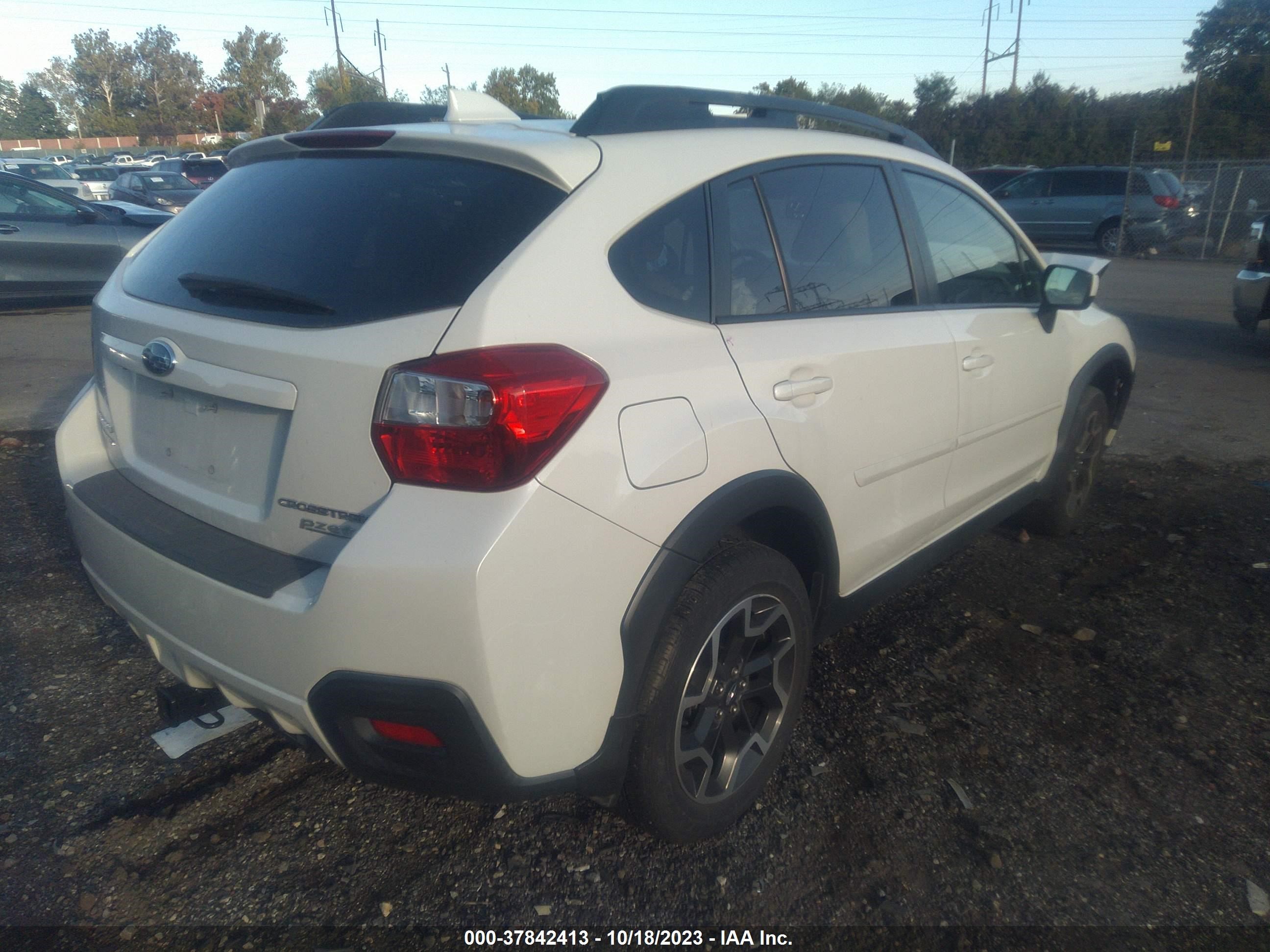 Photo 3 VIN: JF2GPADC1GH338766 - SUBARU CROSSTREK 