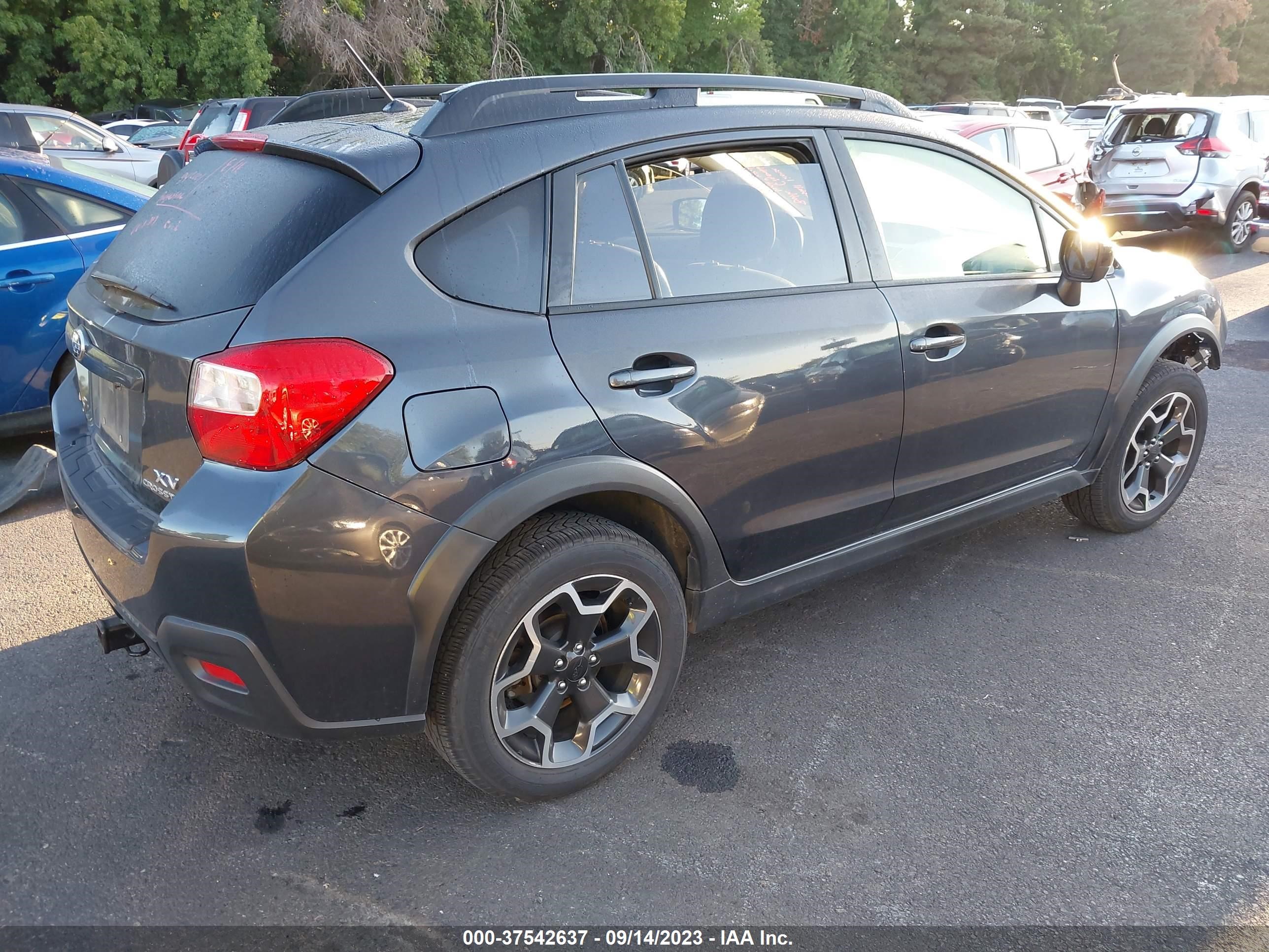 Photo 3 VIN: JF2GPADC4F8298035 - SUBARU CROSSTREK 