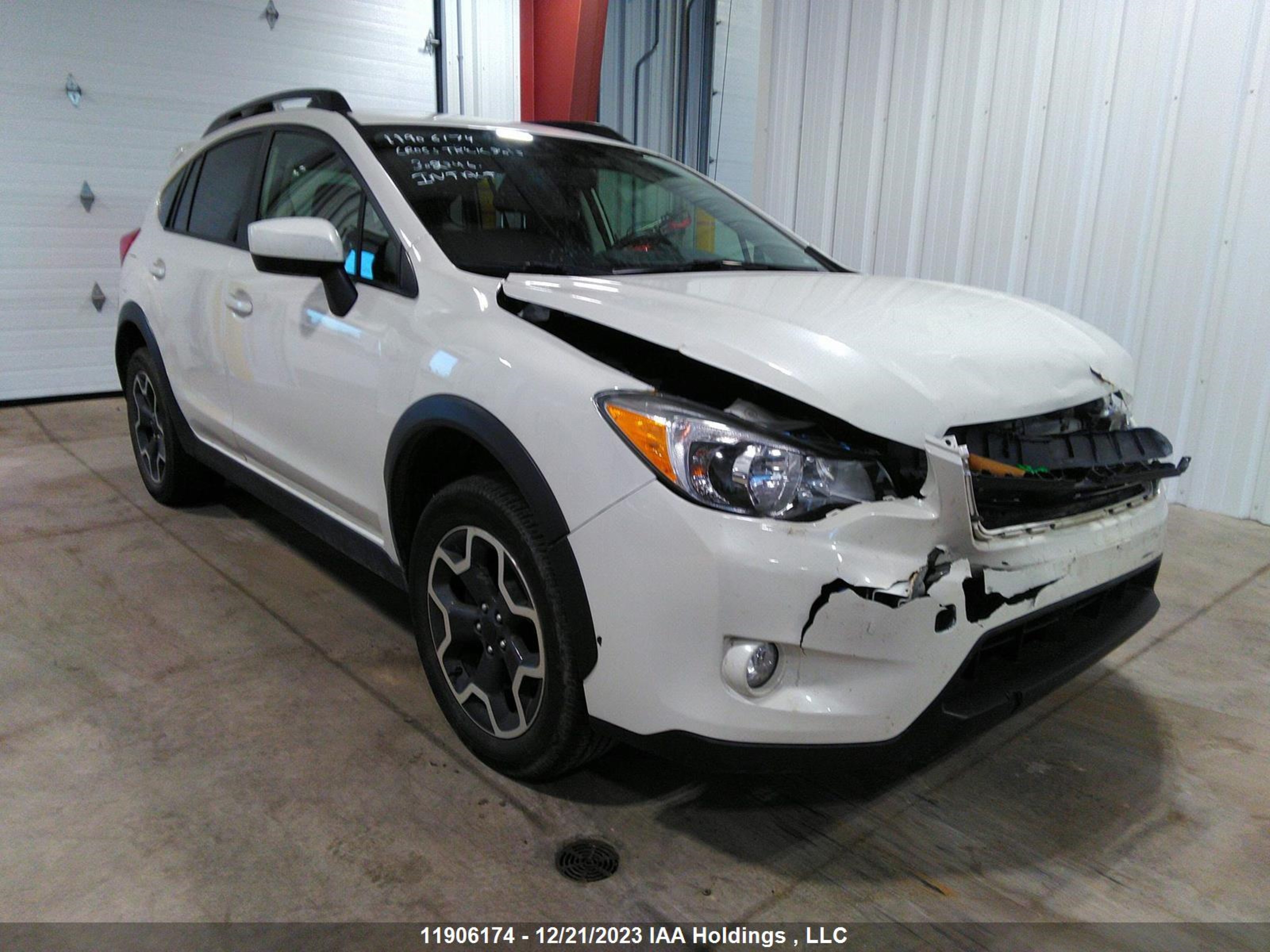 Photo 0 VIN: JF2GPADC8FH302846 - SUBARU CROSSTREK 