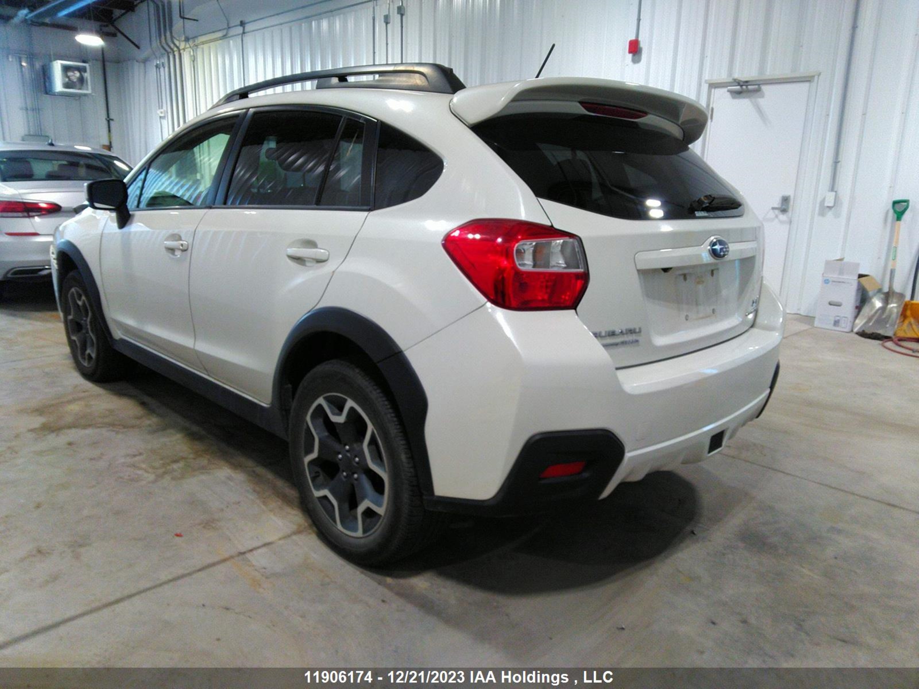 Photo 2 VIN: JF2GPADC8FH302846 - SUBARU CROSSTREK 