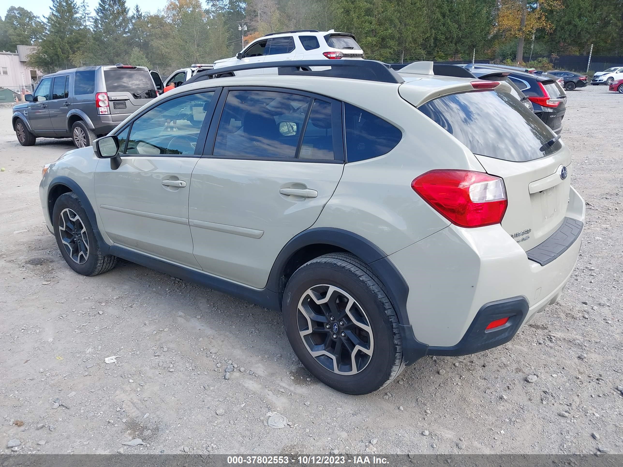 Photo 2 VIN: JF2GPADC9G8284617 - SUBARU CROSSTREK 