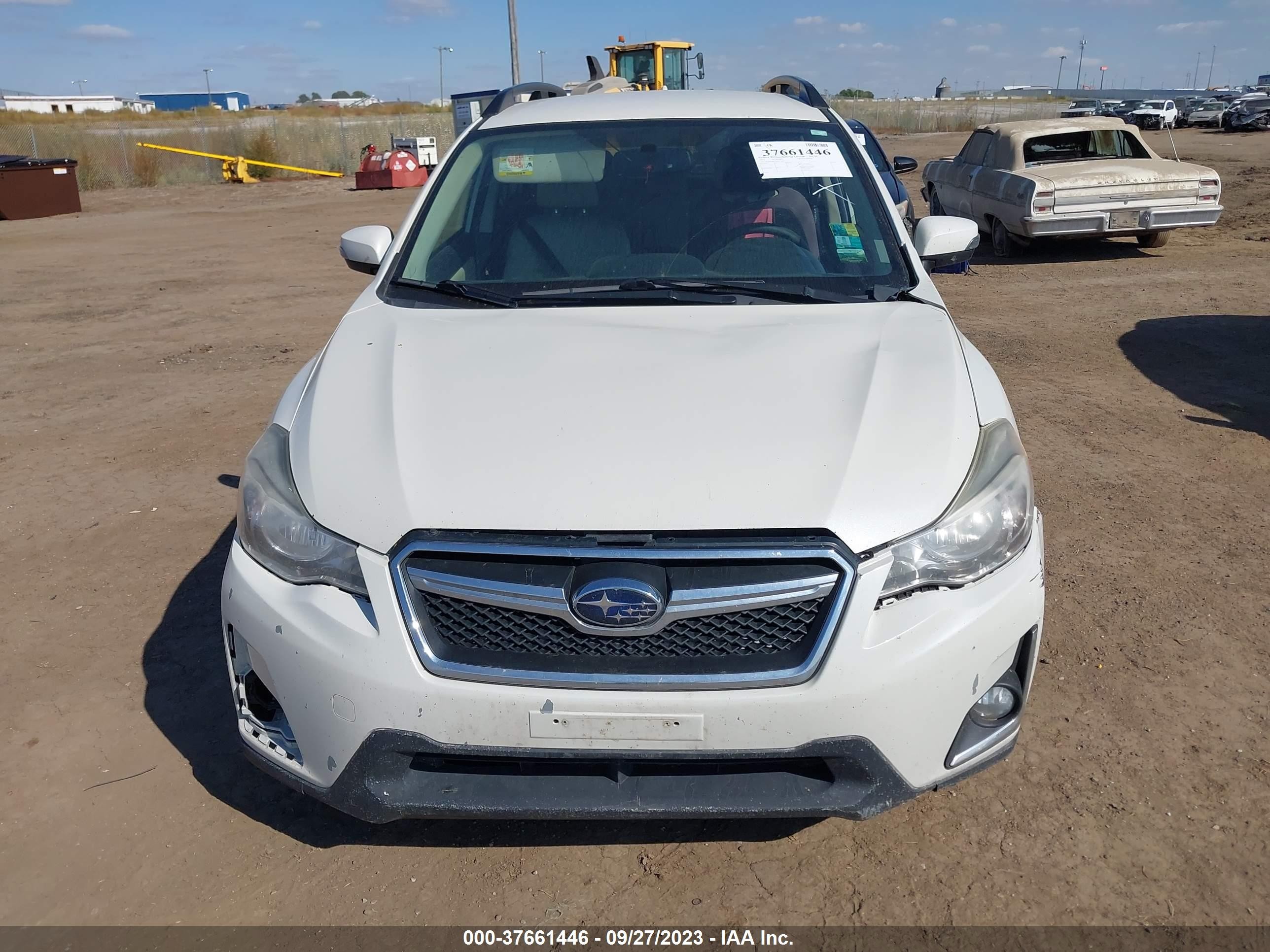 Photo 11 VIN: JF2GPAKC9G8233492 - SUBARU CROSSTREK 