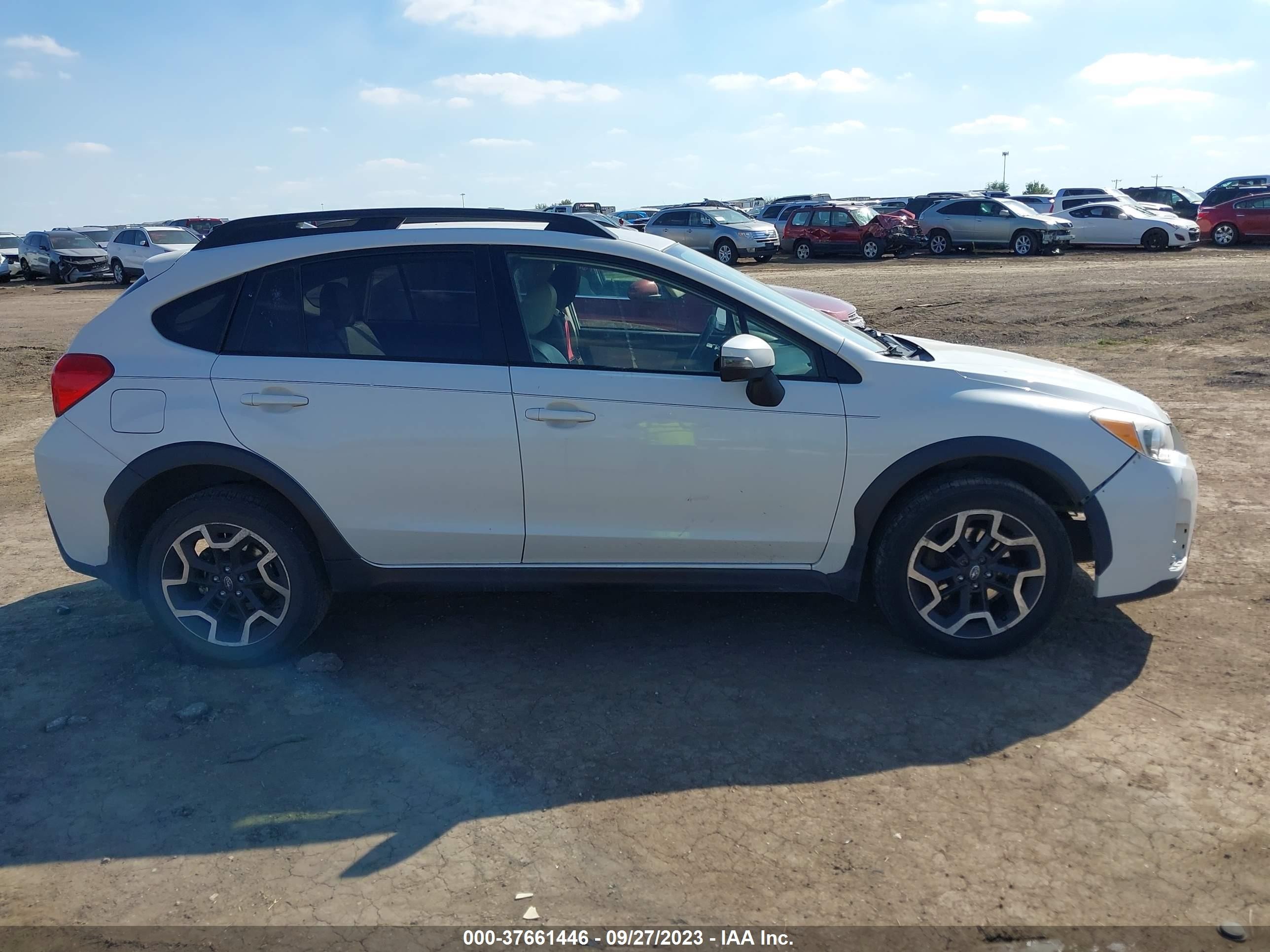 Photo 12 VIN: JF2GPAKC9G8233492 - SUBARU CROSSTREK 