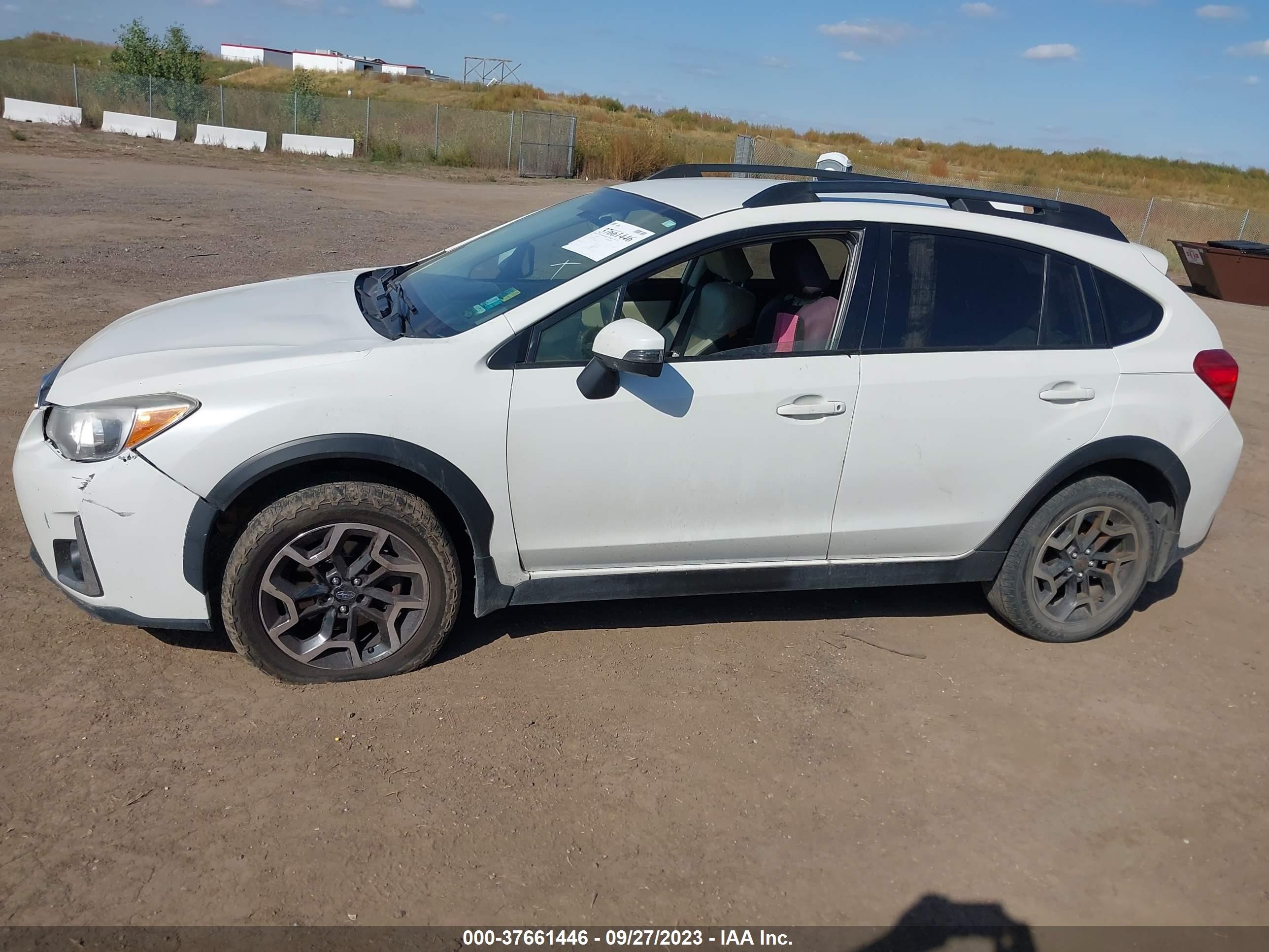 Photo 13 VIN: JF2GPAKC9G8233492 - SUBARU CROSSTREK 