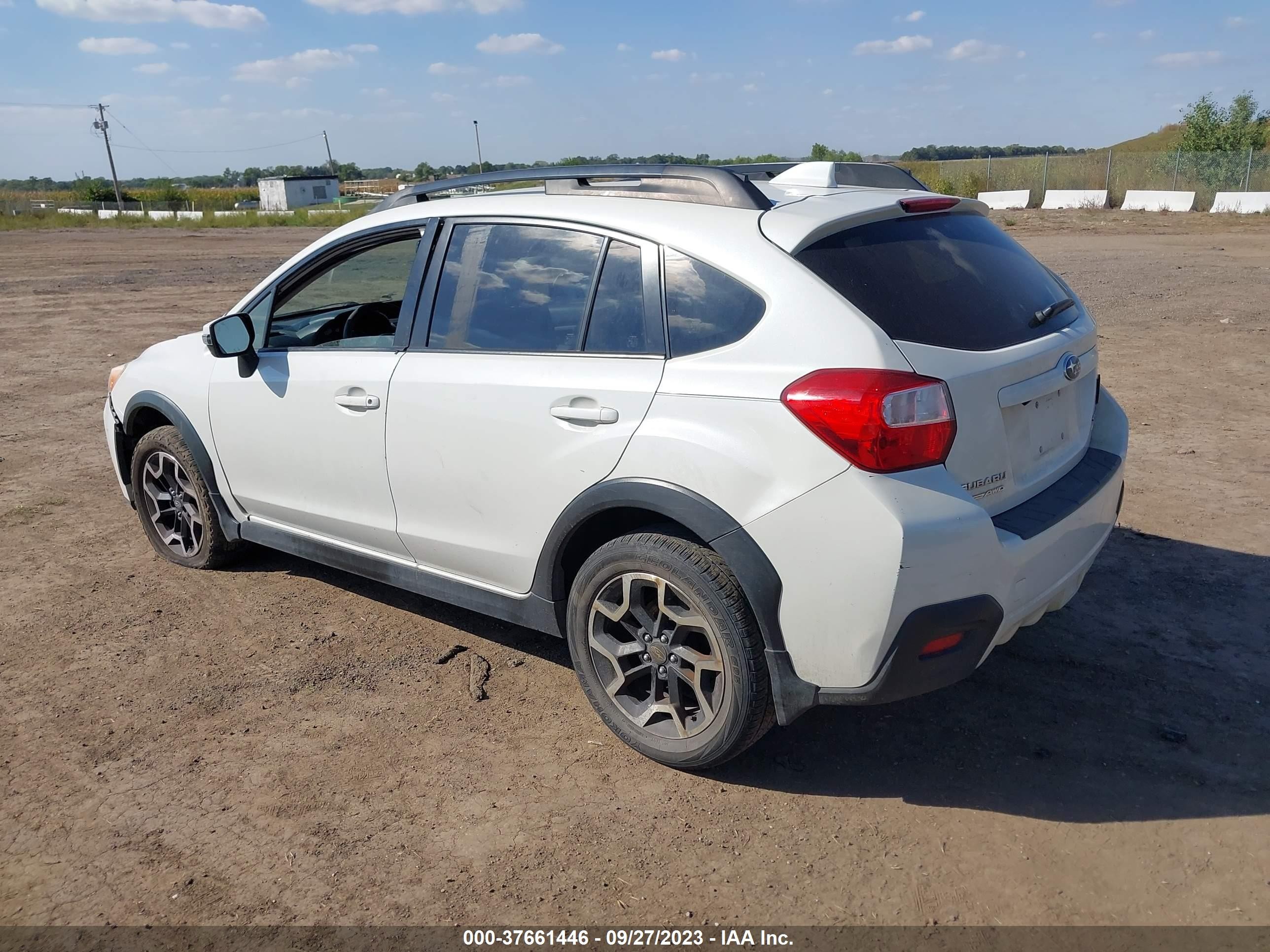 Photo 2 VIN: JF2GPAKC9G8233492 - SUBARU CROSSTREK 