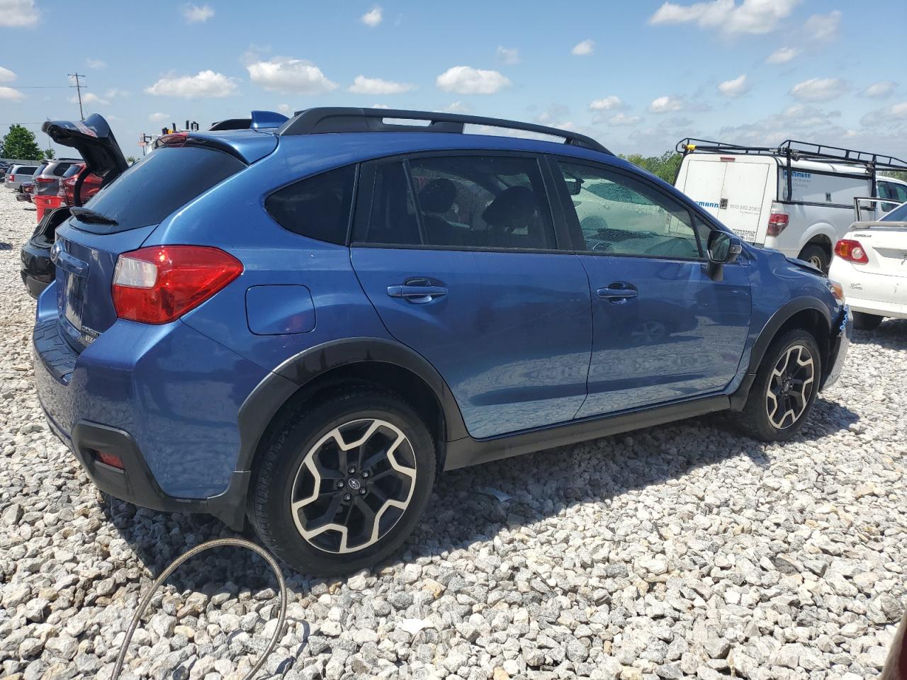 Photo 2 VIN: JF2GPAKC9HH239567 - SUBARU CROSSTREK 