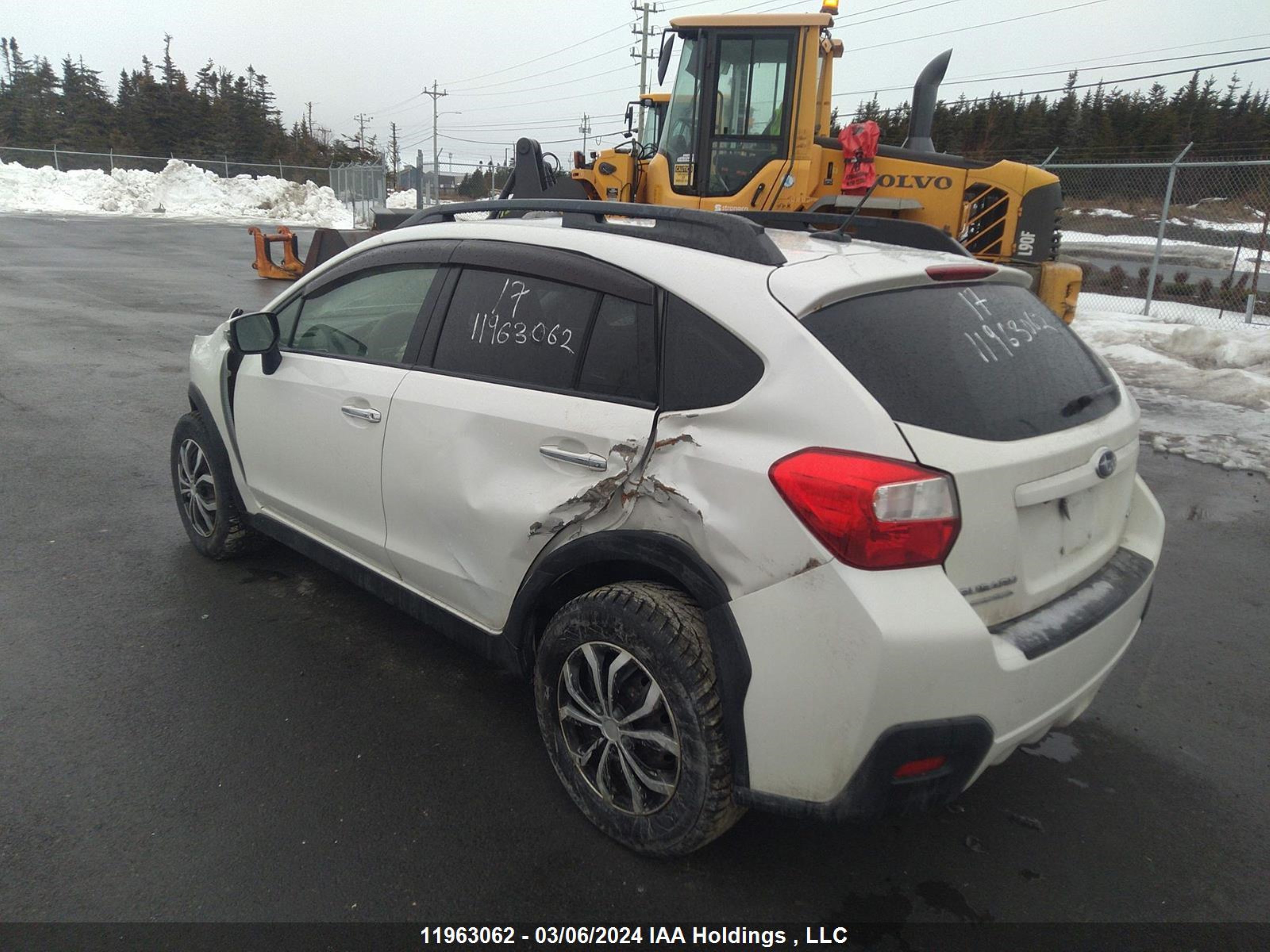 Photo 2 VIN: JF2GPALC0HH209579 - SUBARU CROSSTREK 