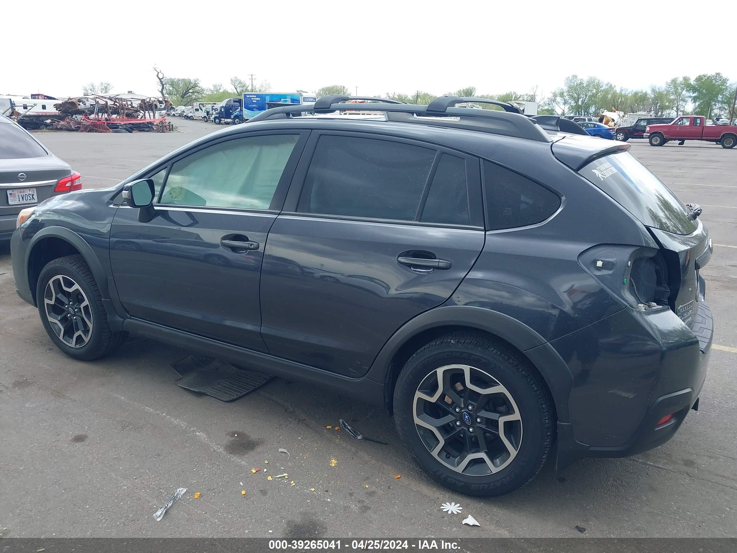 Photo 12 VIN: JF2GPALC9H8256447 - SUBARU CROSSTREK 