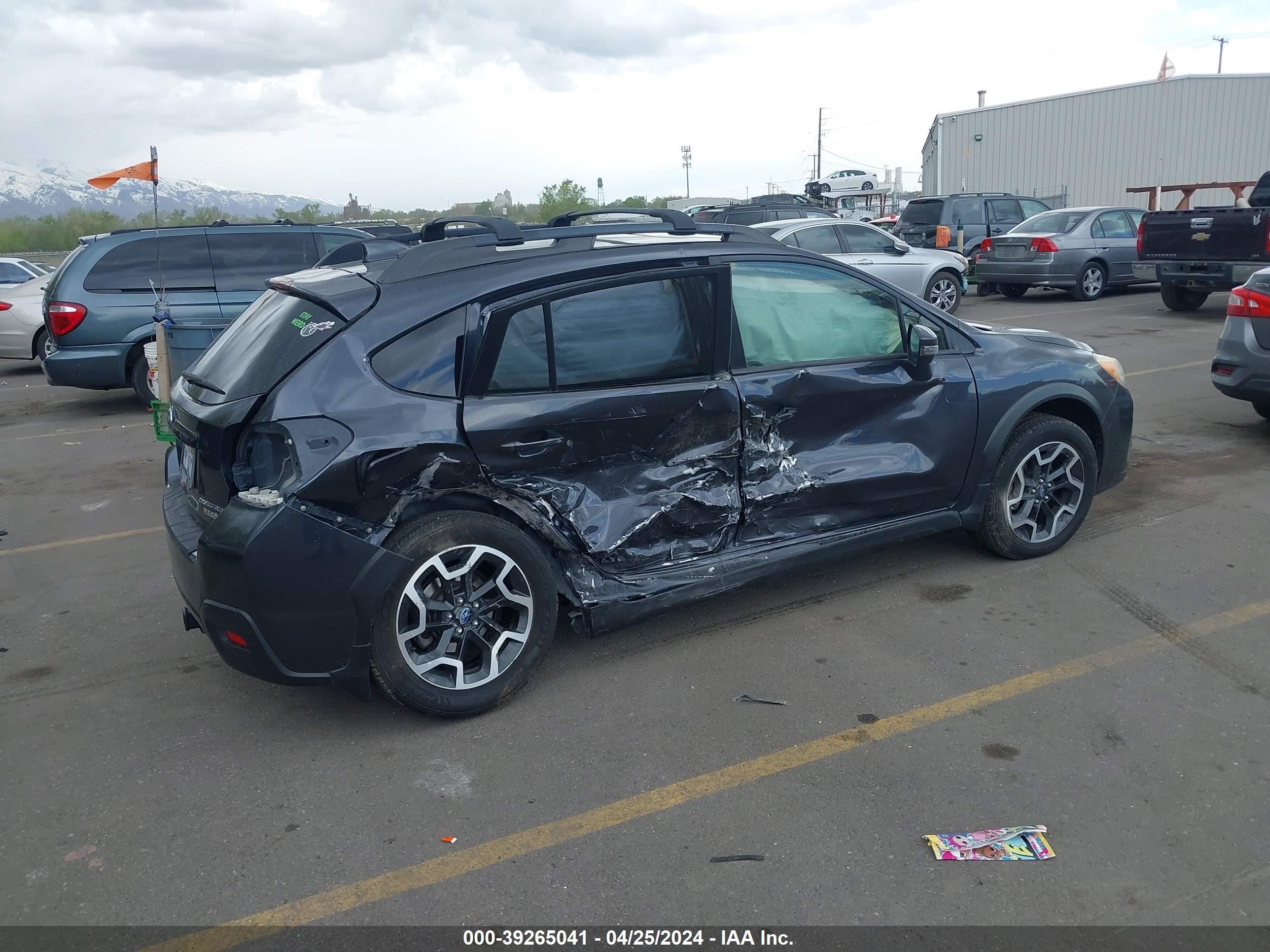 Photo 3 VIN: JF2GPALC9H8256447 - SUBARU CROSSTREK 