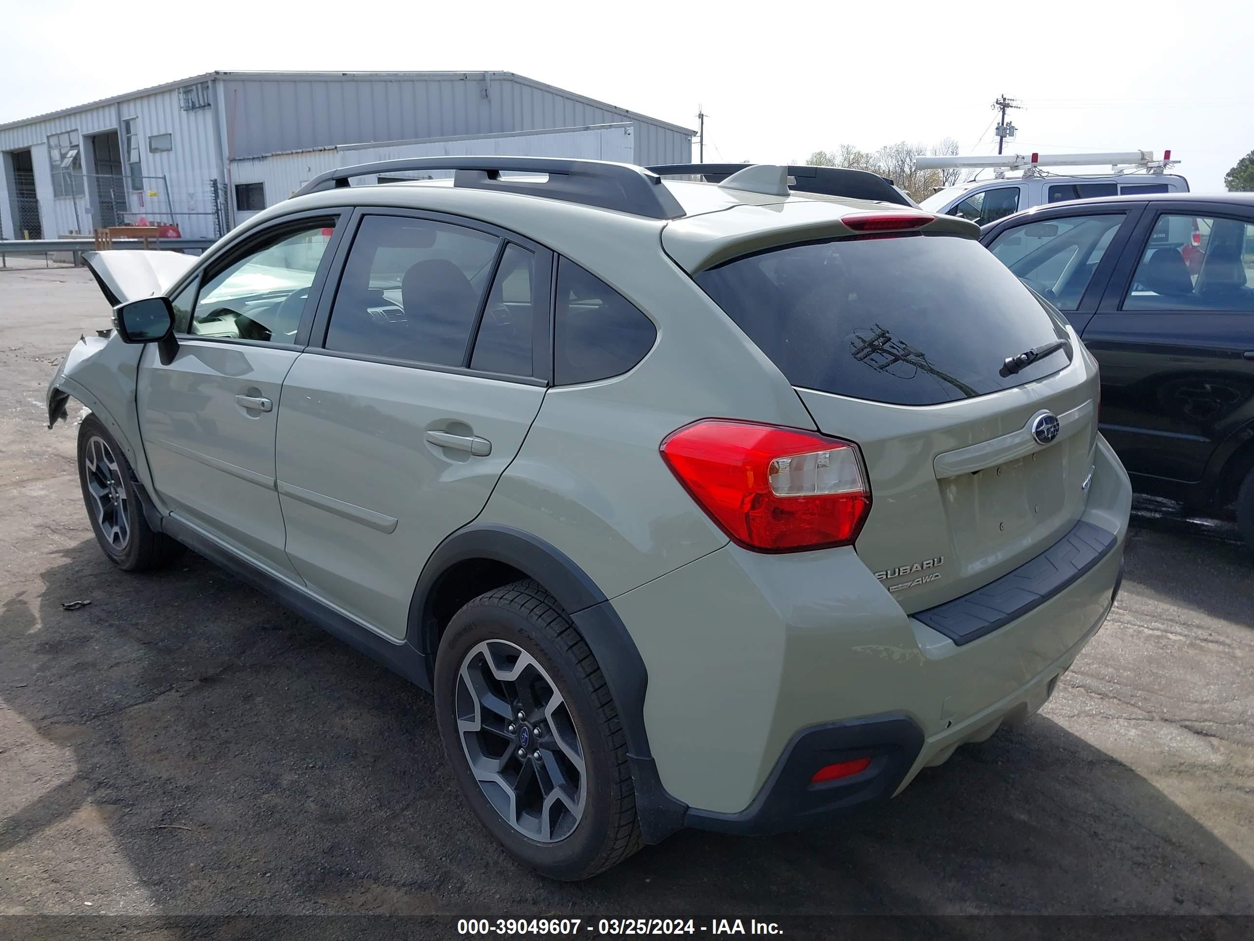 Photo 2 VIN: JF2GPANC1HH233922 - SUBARU CROSSTREK 