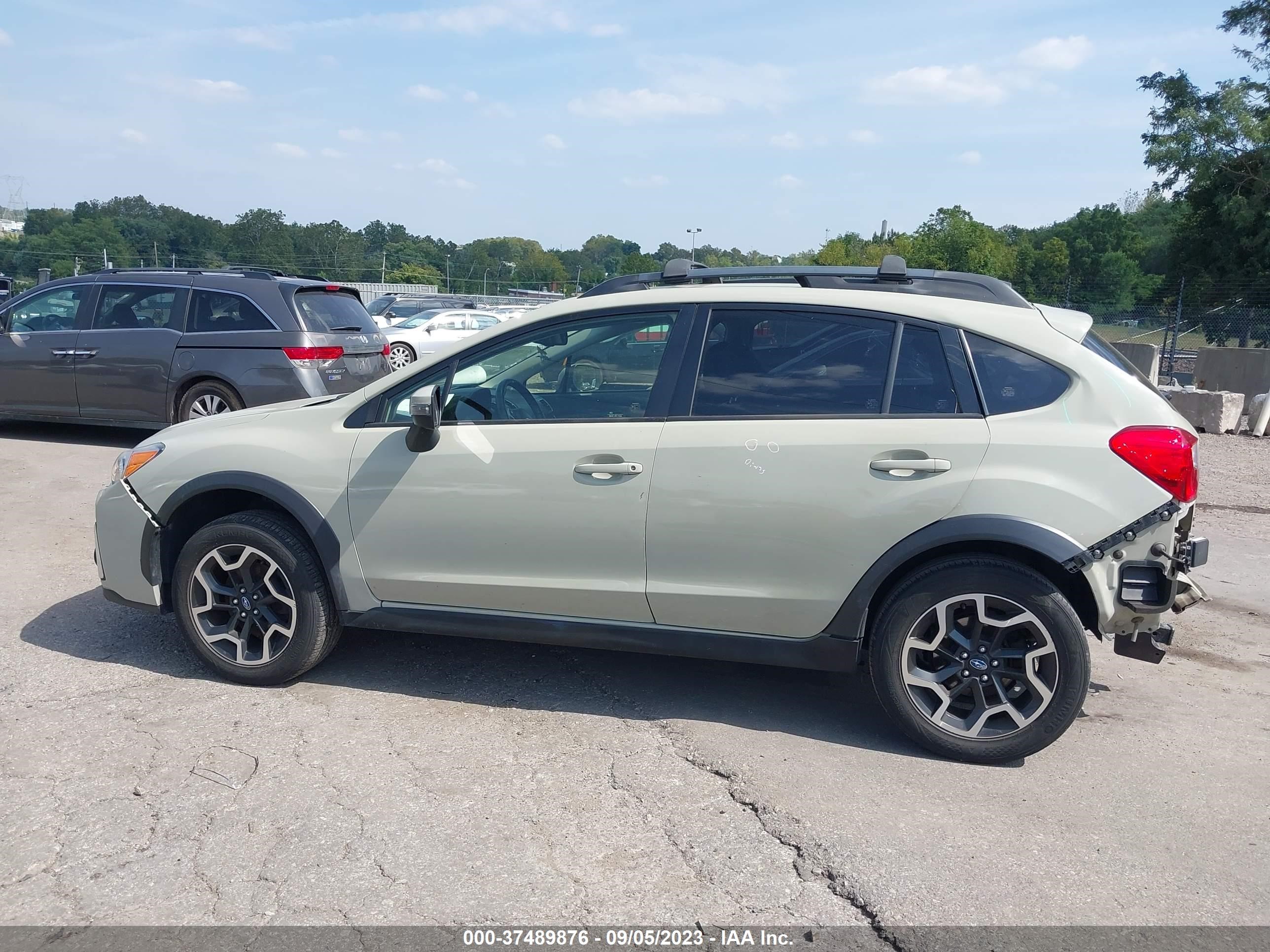 Photo 13 VIN: JF2GPANC3G8288046 - SUBARU CROSSTREK 