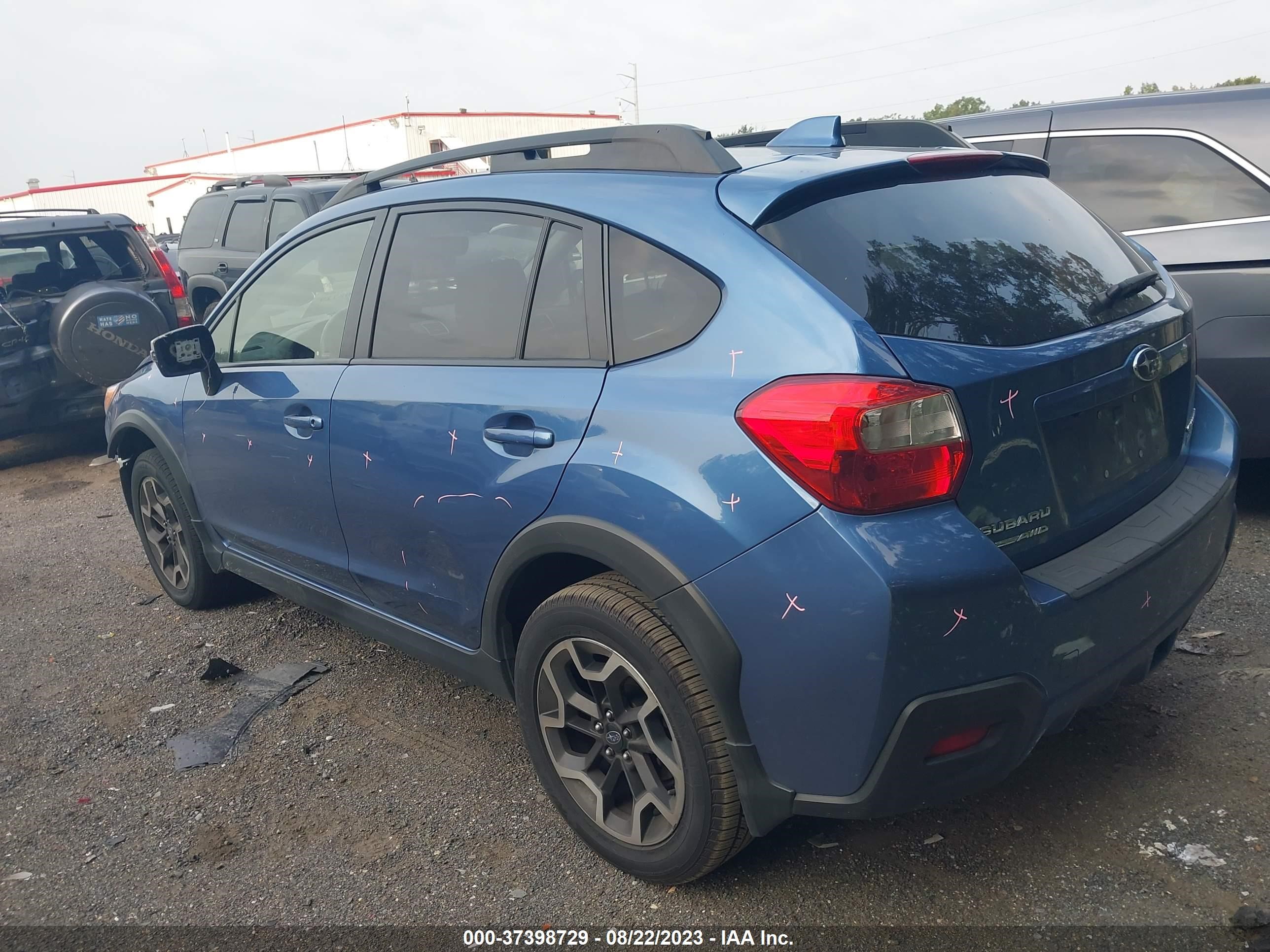 Photo 2 VIN: JF2GPANC7H8235318 - SUBARU CROSSTREK 