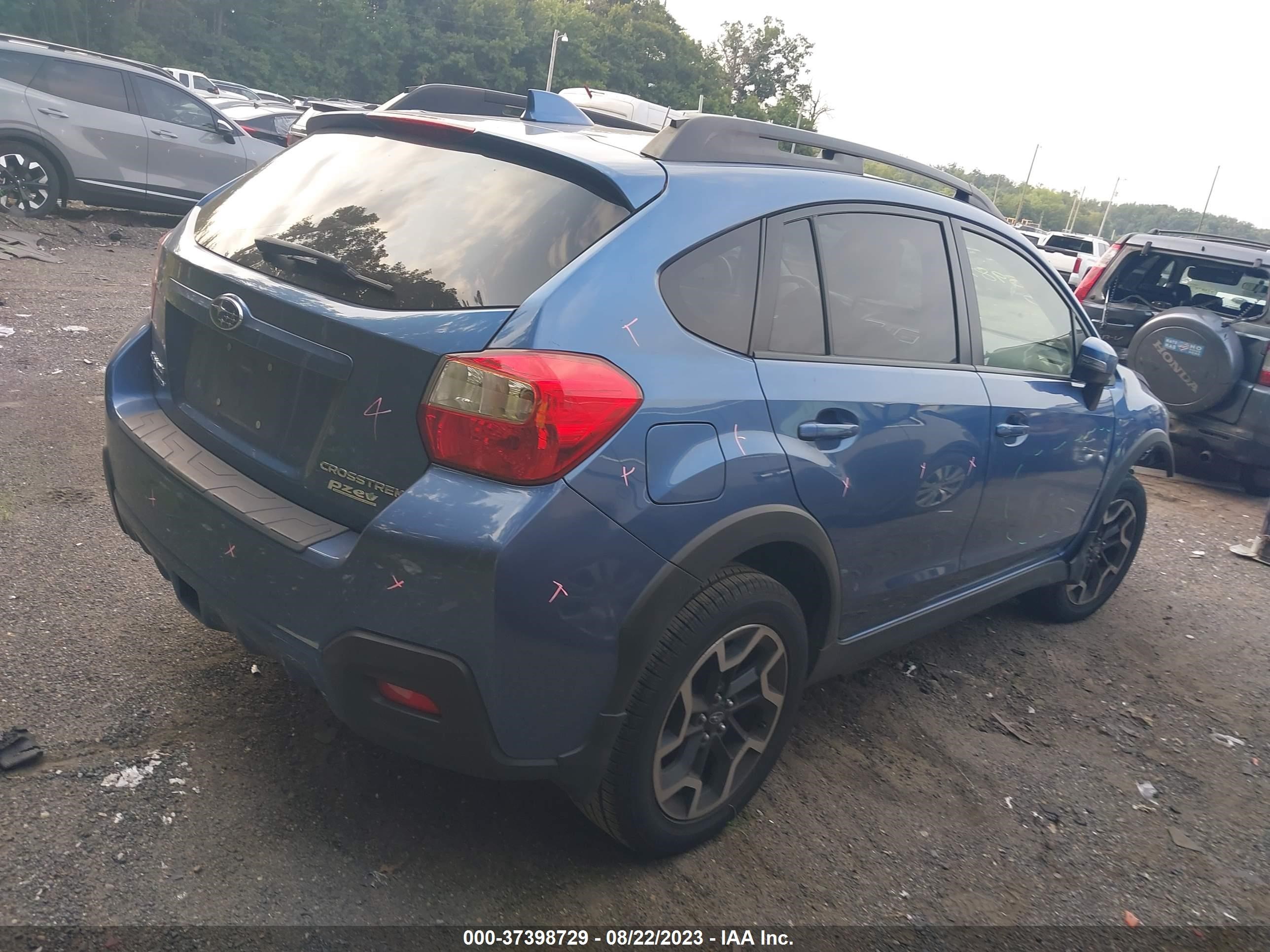 Photo 3 VIN: JF2GPANC7H8235318 - SUBARU CROSSTREK 