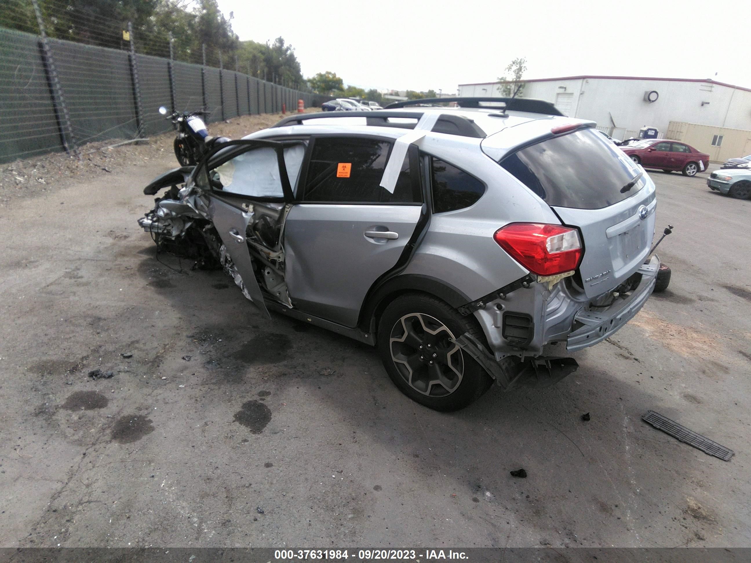 Photo 2 VIN: JF2GPAPC1F8272648 - SUBARU CROSSTREK 