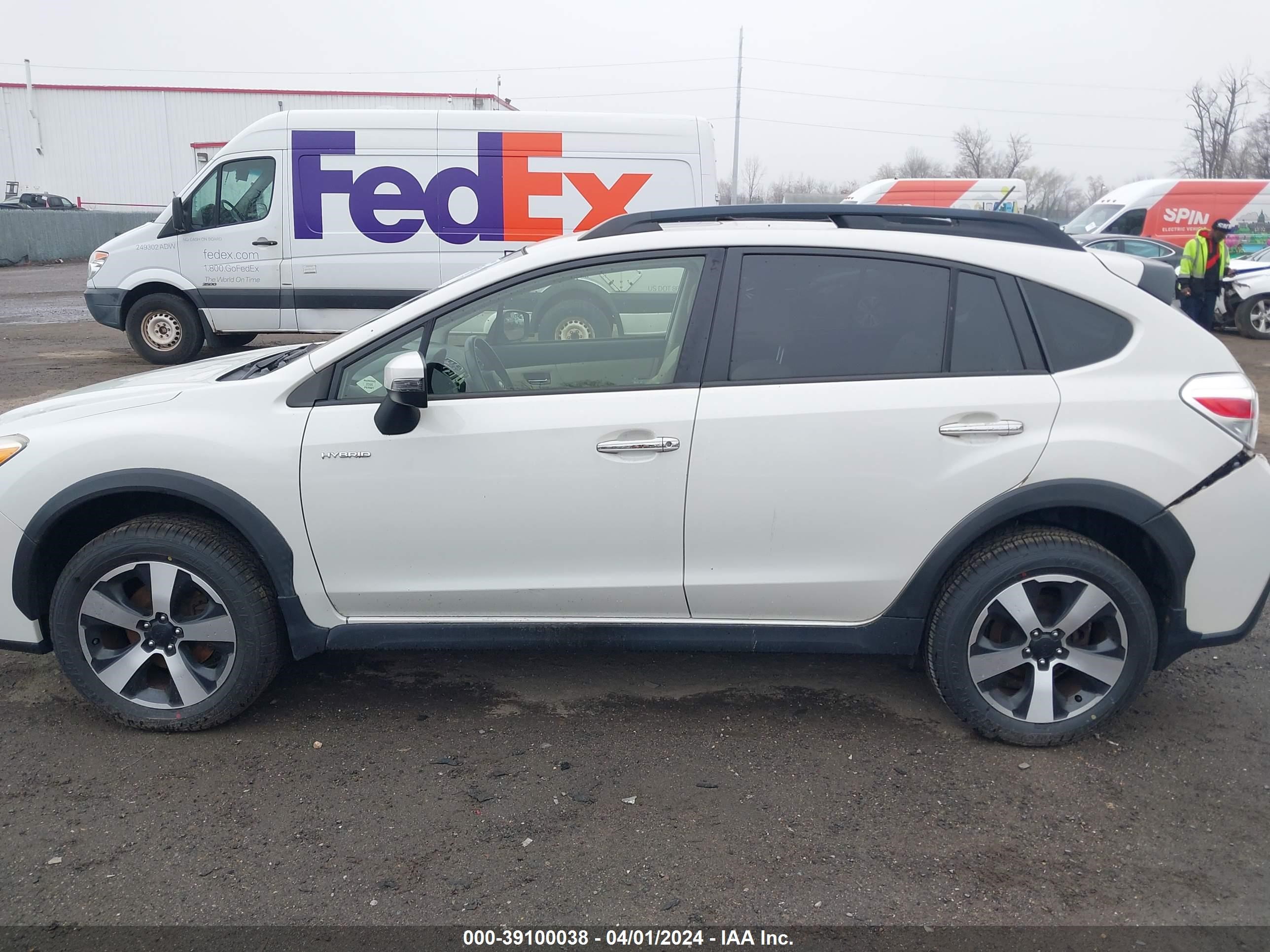 Photo 13 VIN: JF2GPBPC5FH220655 - SUBARU CROSSTREK 