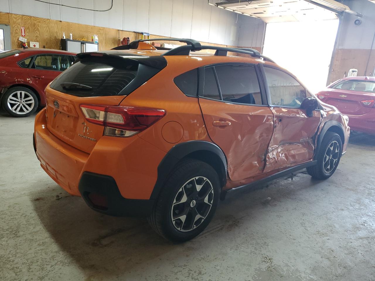 Photo 2 VIN: JF2GTABC6JH249569 - SUBARU CROSSTREK 