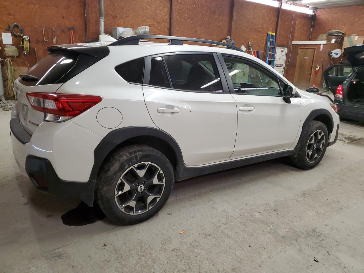 Photo 2 VIN: JF2GTABC6JH298139 - SUBARU CROSSTREK 