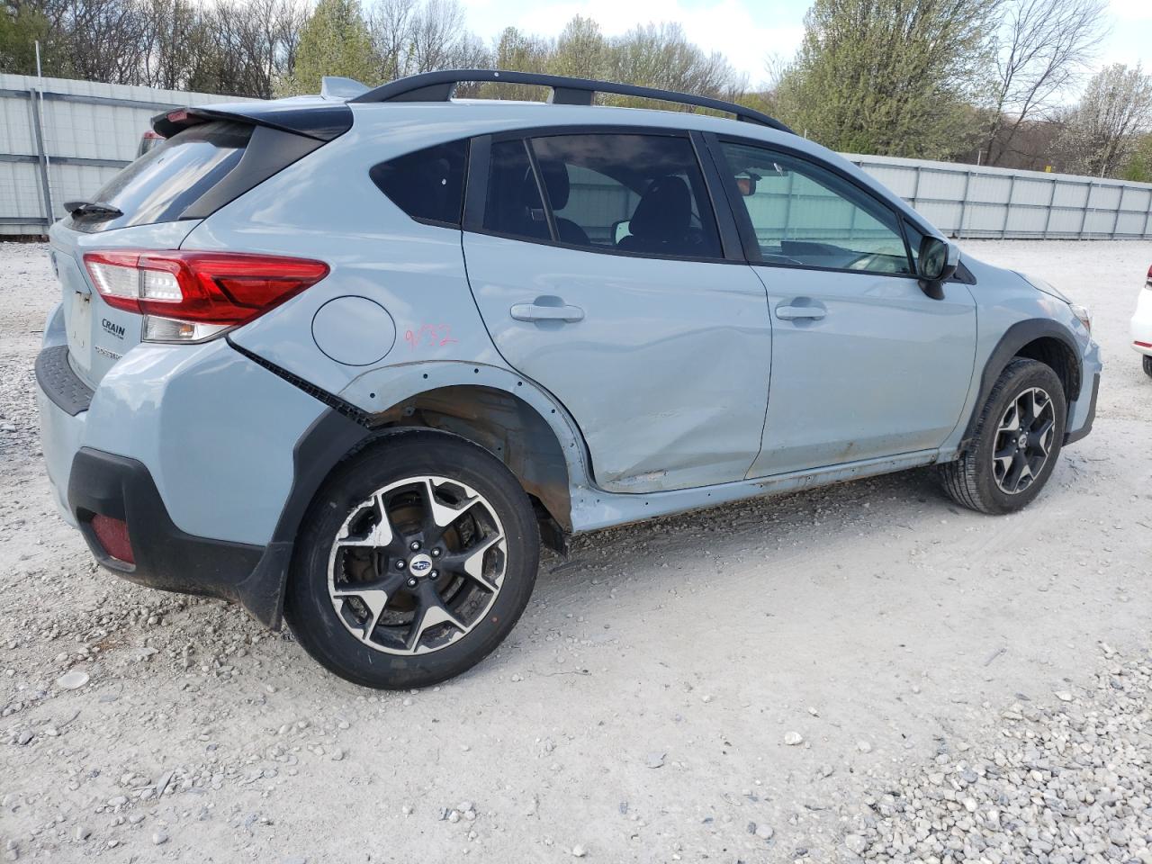 Photo 2 VIN: JF2GTABCXJH334981 - SUBARU CROSSTREK 