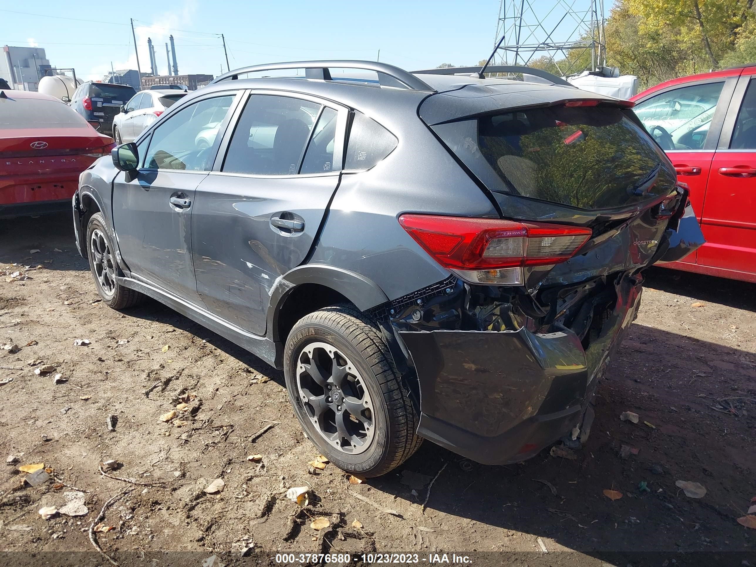 Photo 2 VIN: JF2GTABCXPH285242 - SUBARU CROSSTREK 