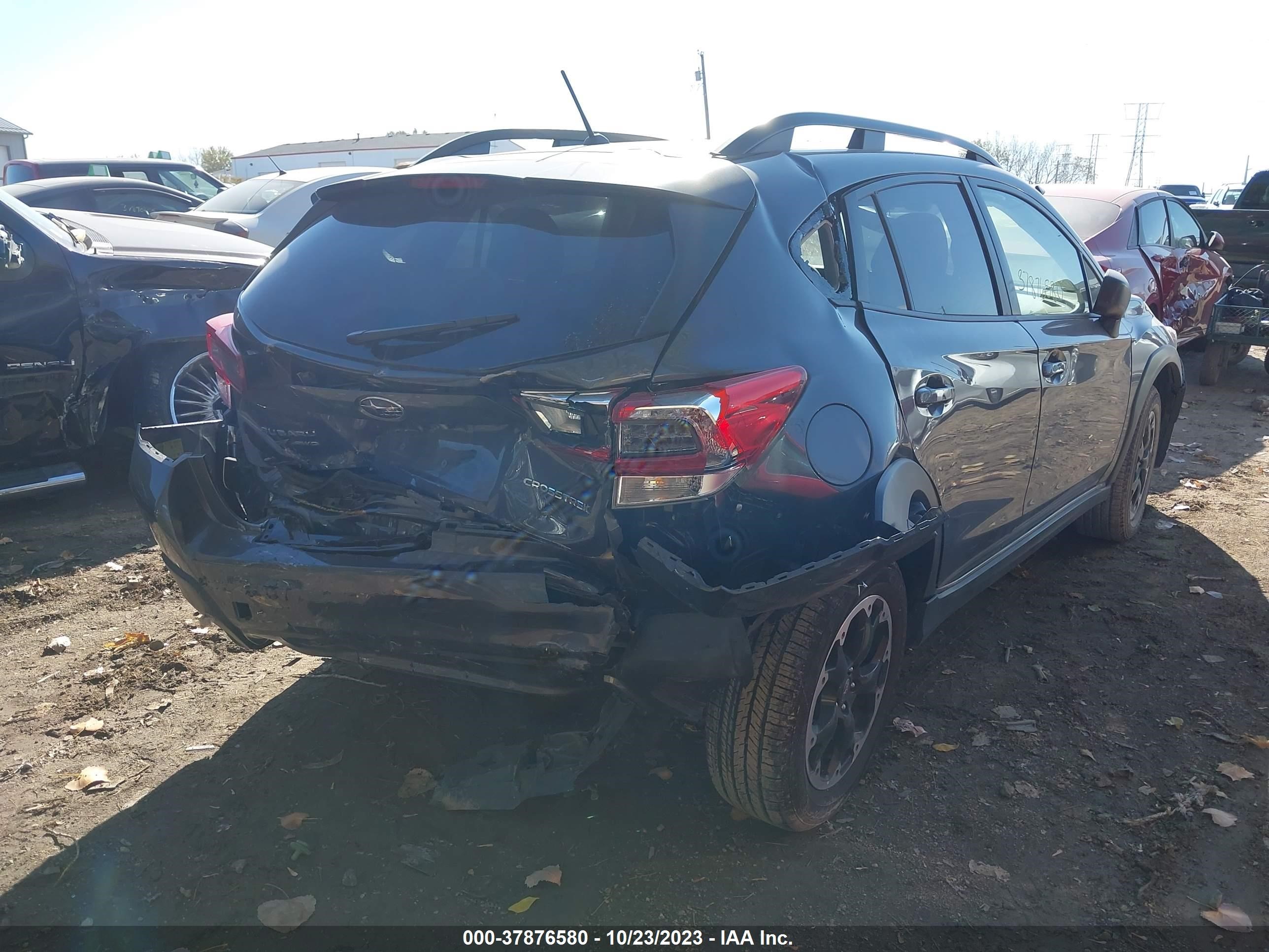 Photo 3 VIN: JF2GTABCXPH285242 - SUBARU CROSSTREK 