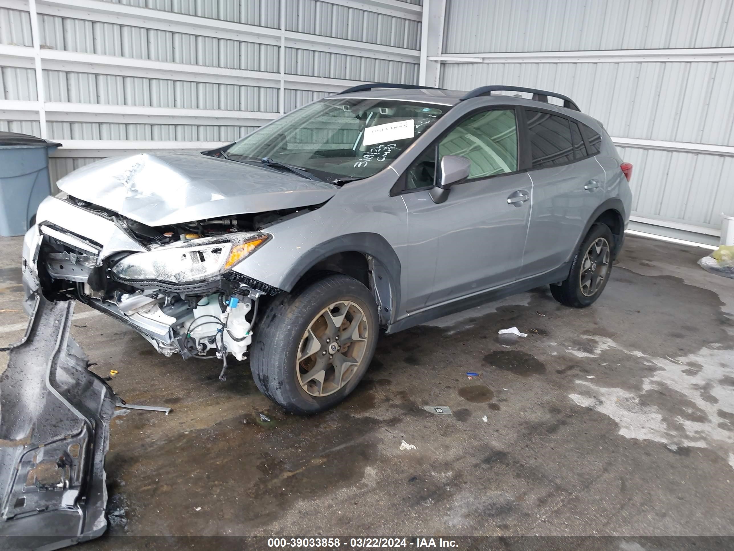 Photo 1 VIN: JF2GTADC2JH317301 - SUBARU CROSSTREK 